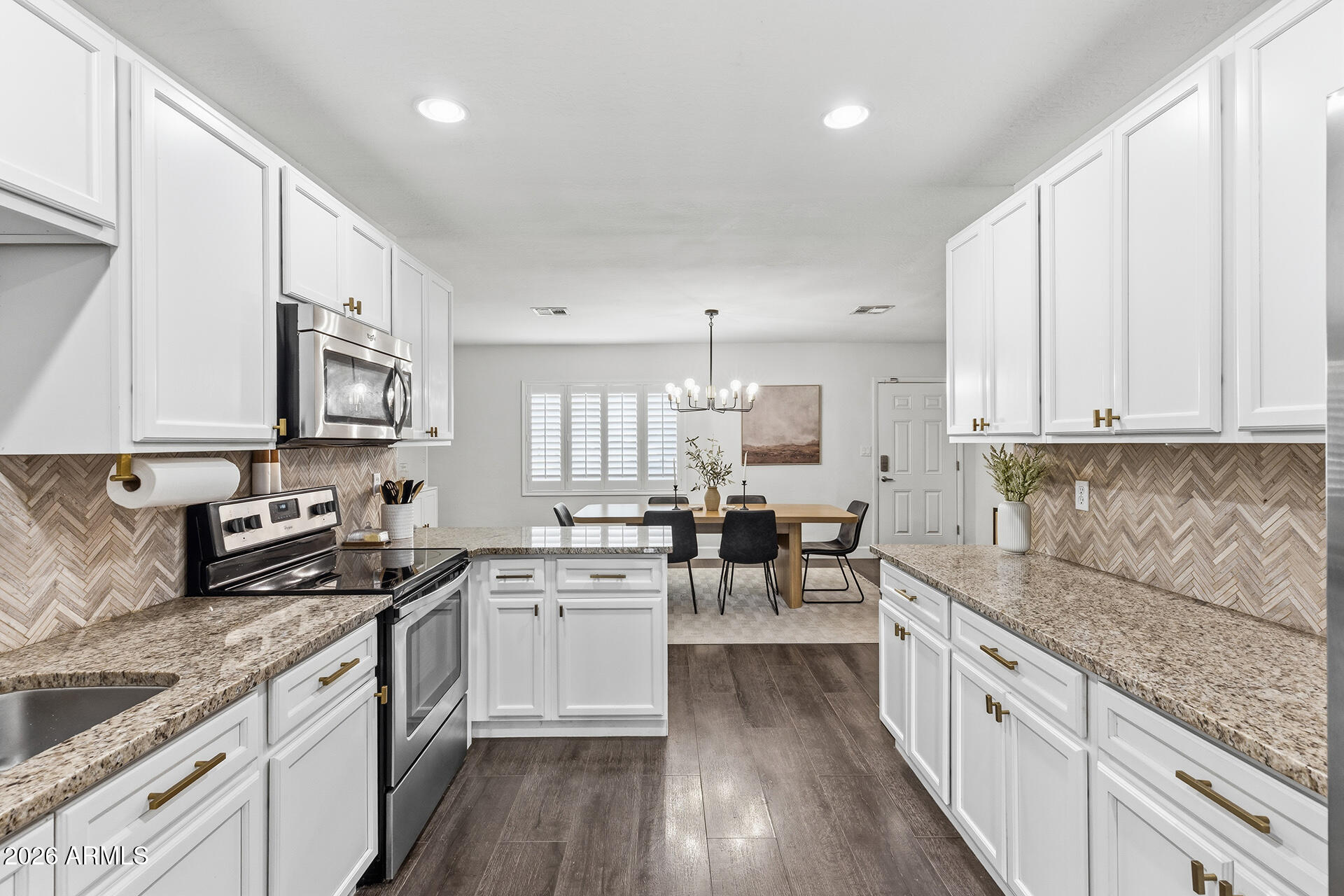 LONG ESTATES - Residential