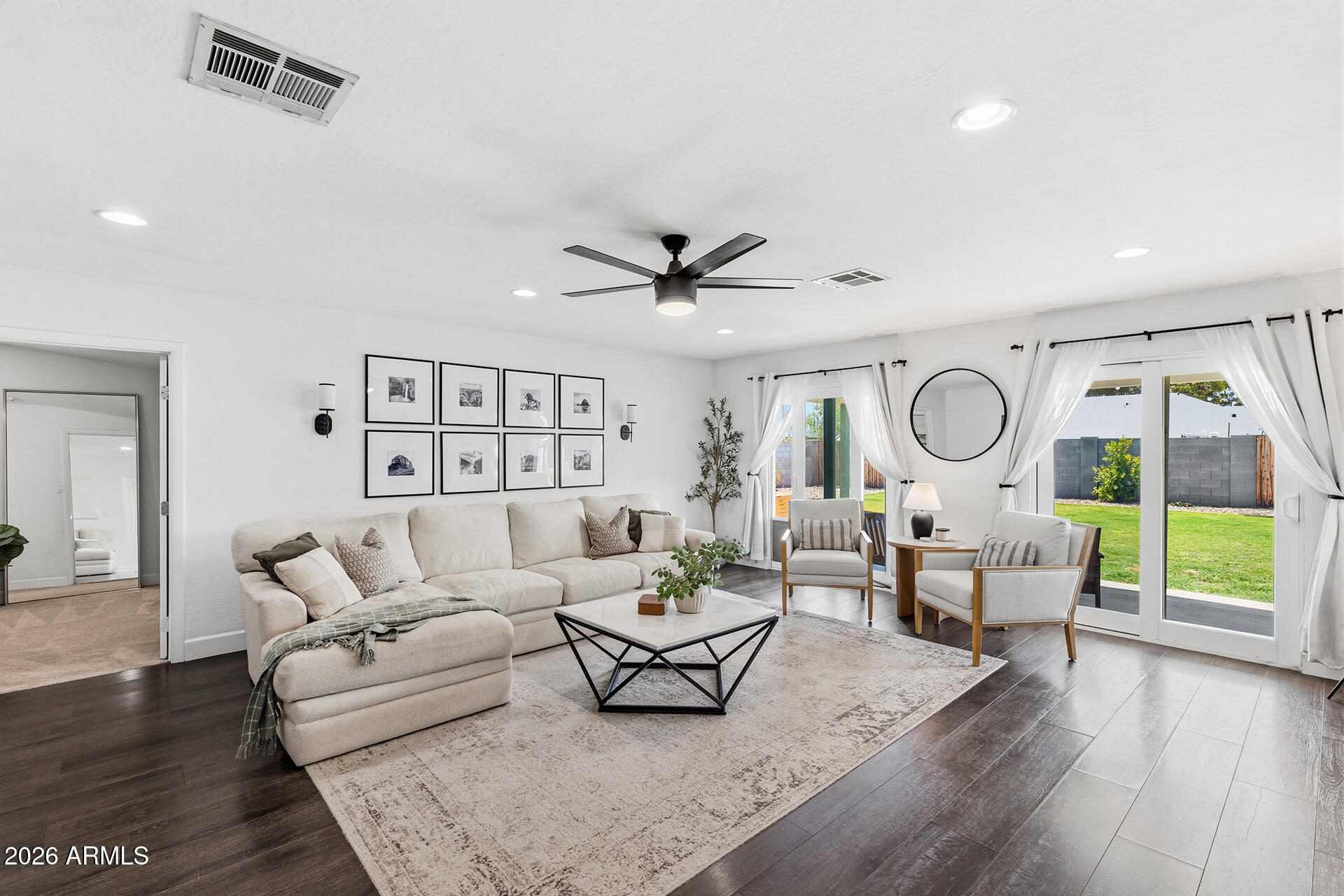 LONG ESTATES - Residential