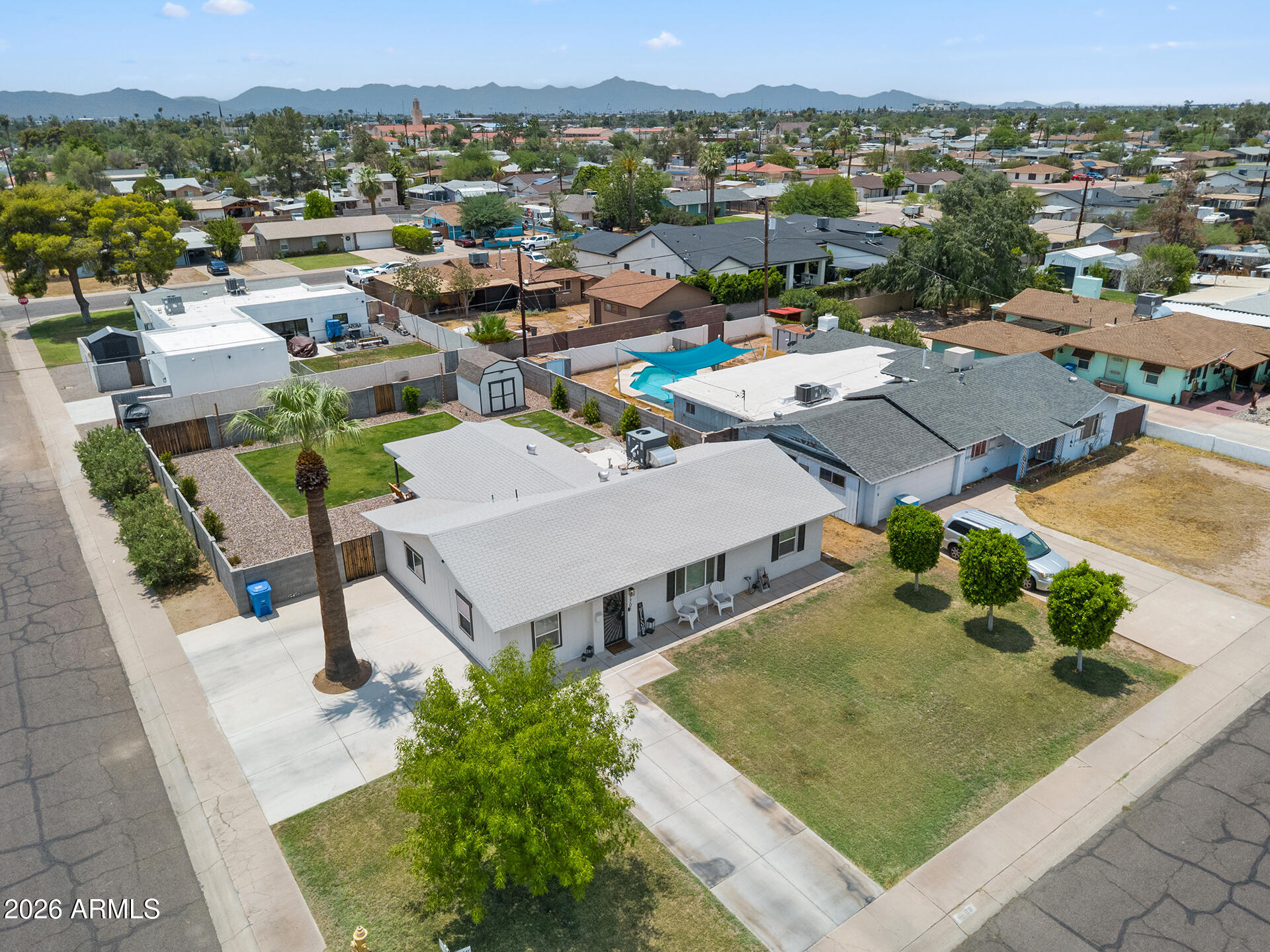 LONG ESTATES - Residential