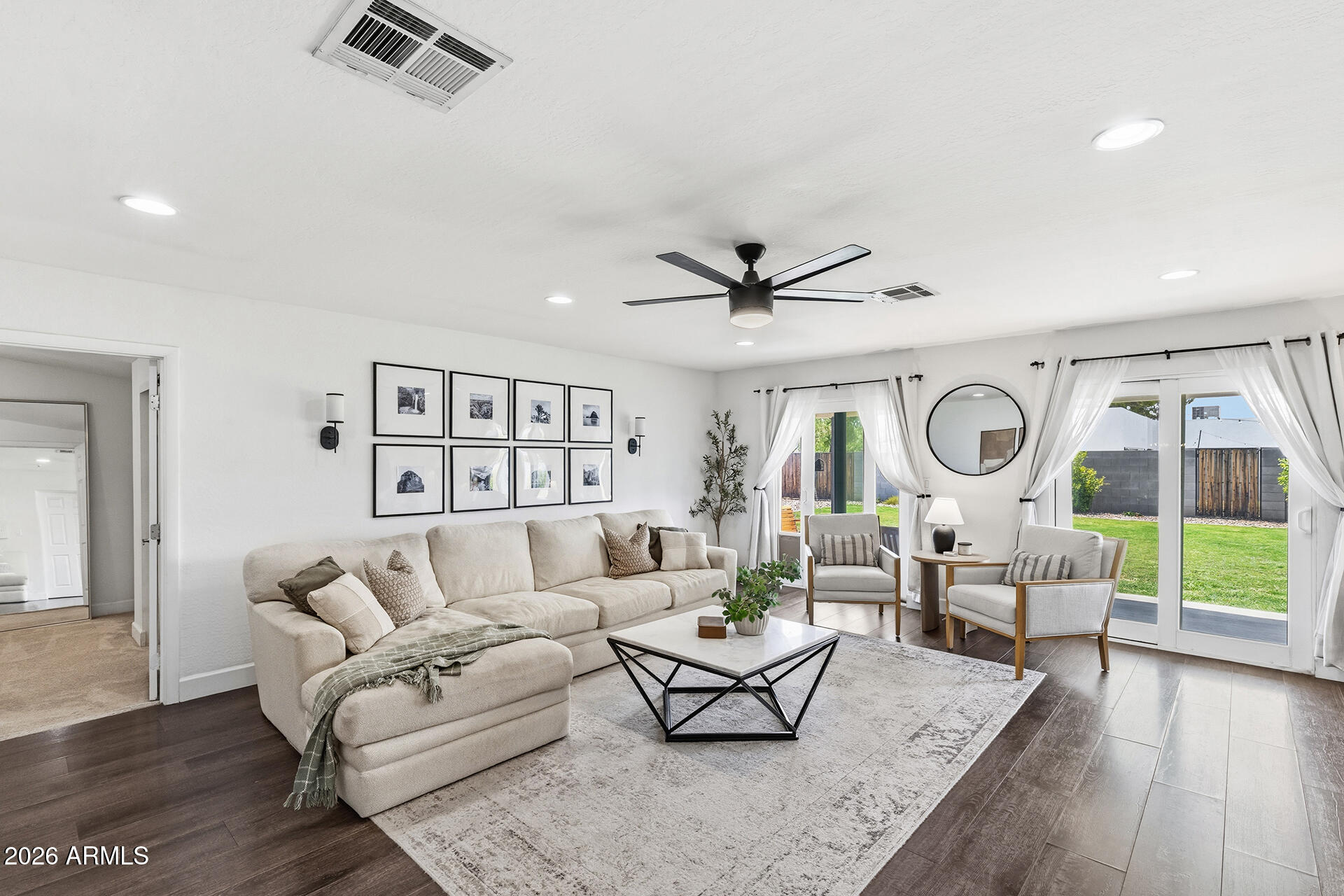 LONG ESTATES - Residential