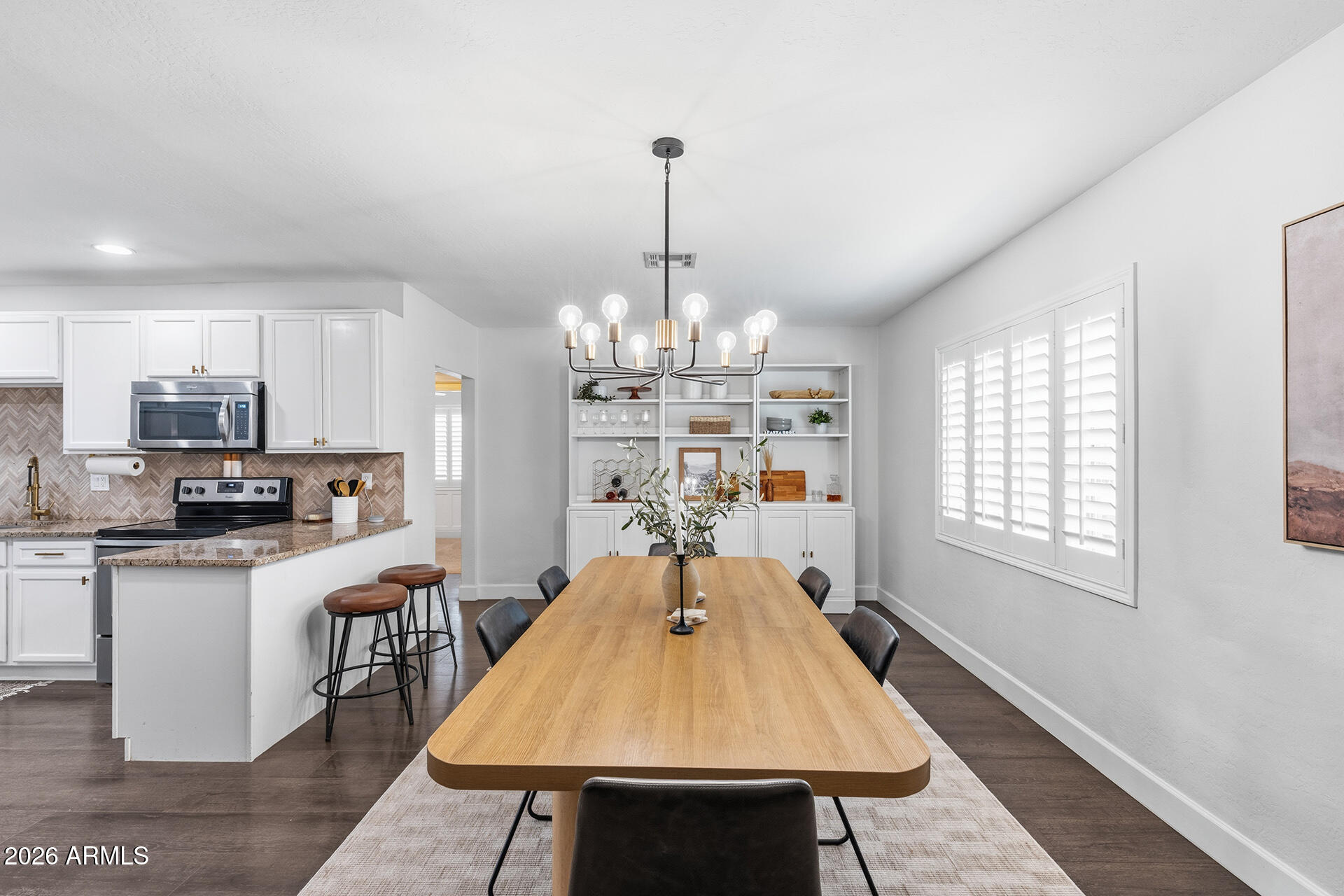 LONG ESTATES - Residential