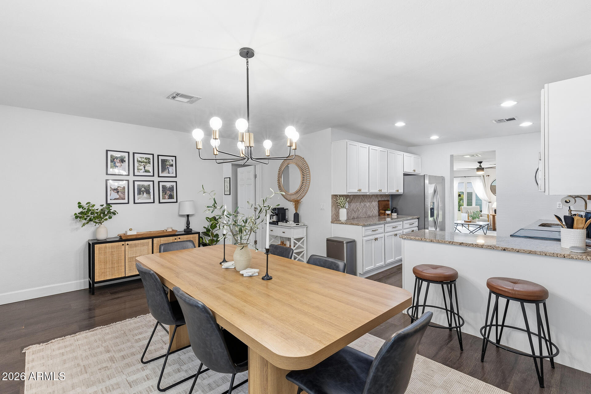 LONG ESTATES - Residential