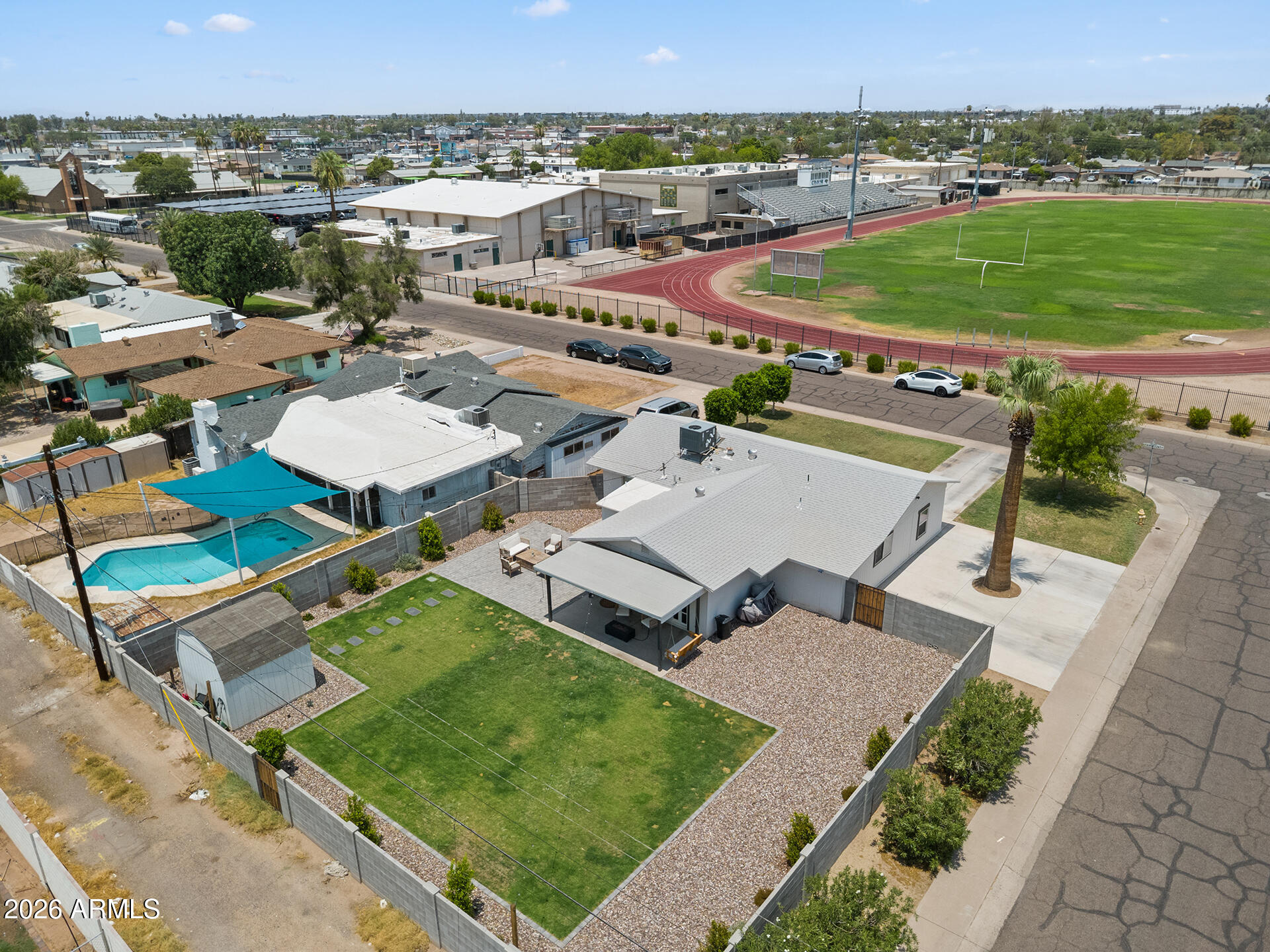 LONG ESTATES - Residential