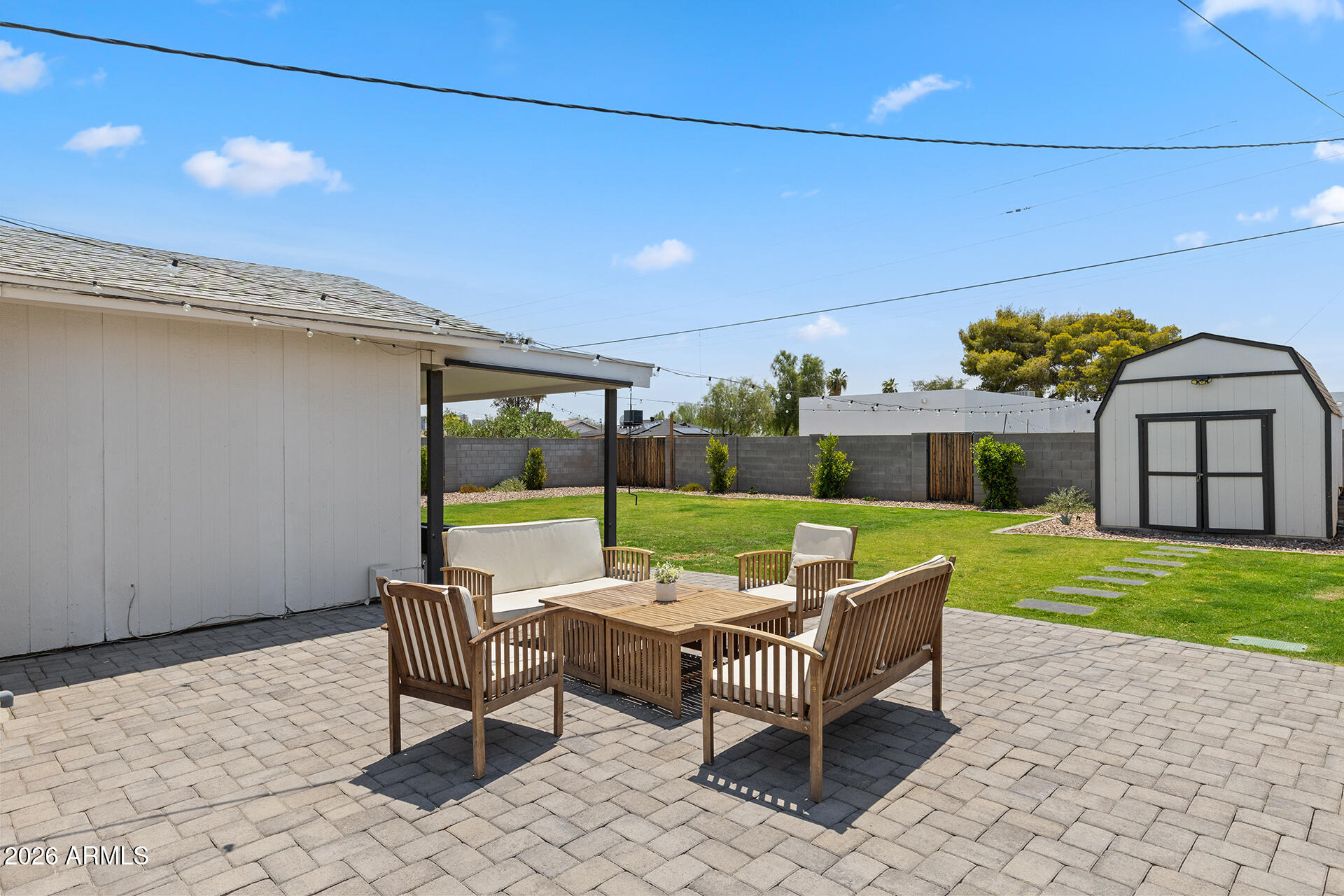 LONG ESTATES - Residential