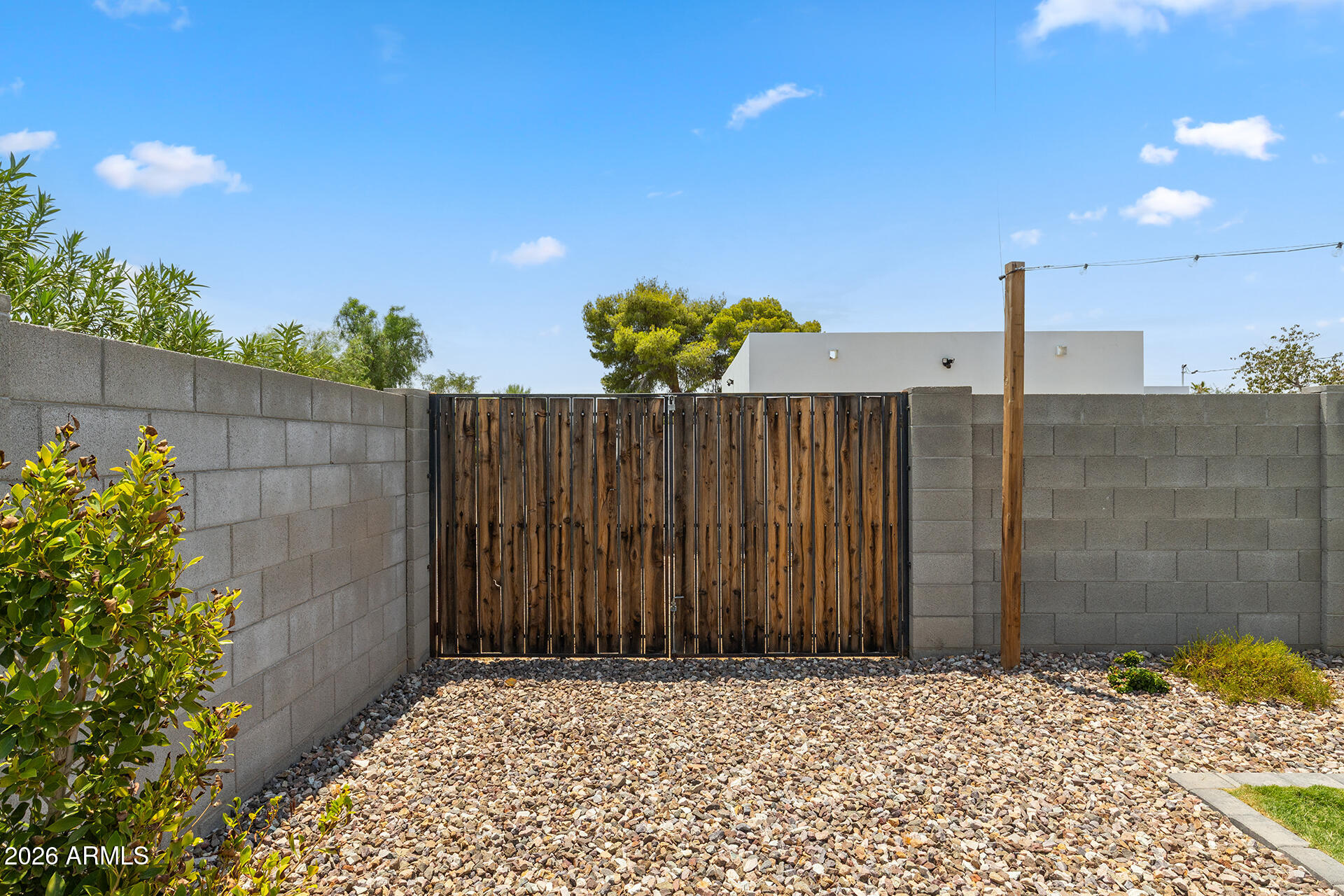 LONG ESTATES - Residential