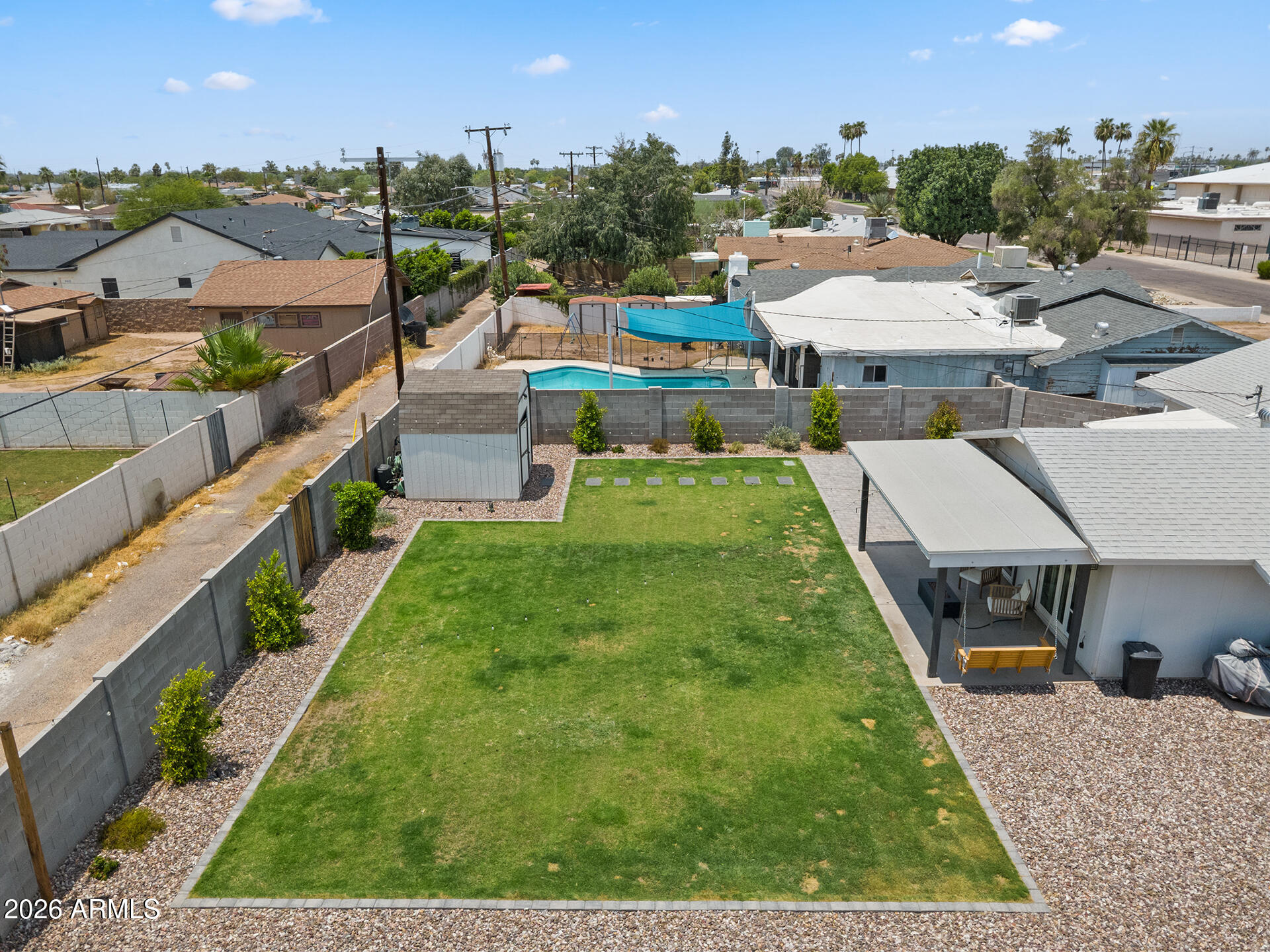 LONG ESTATES - Residential