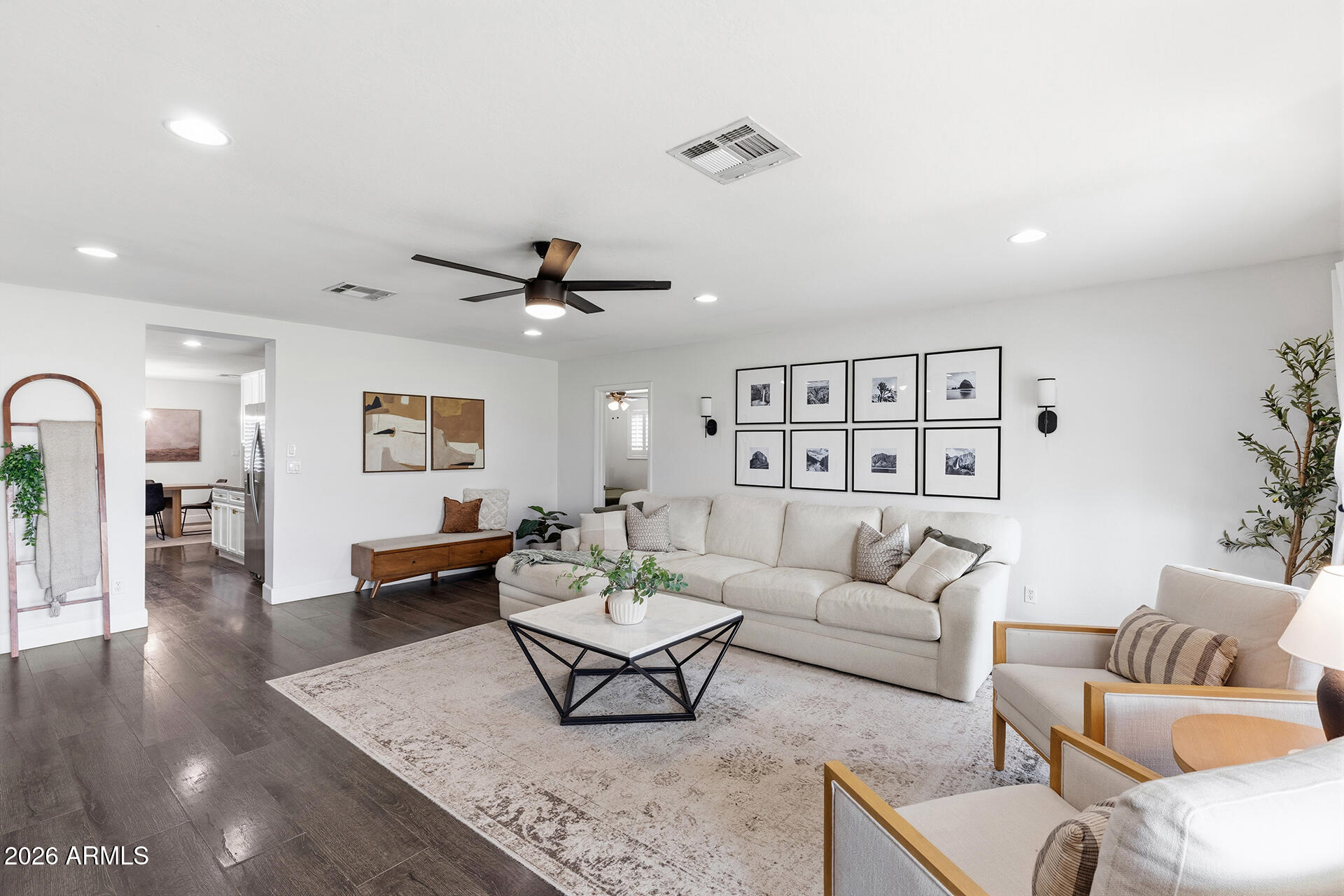 LONG ESTATES - Residential