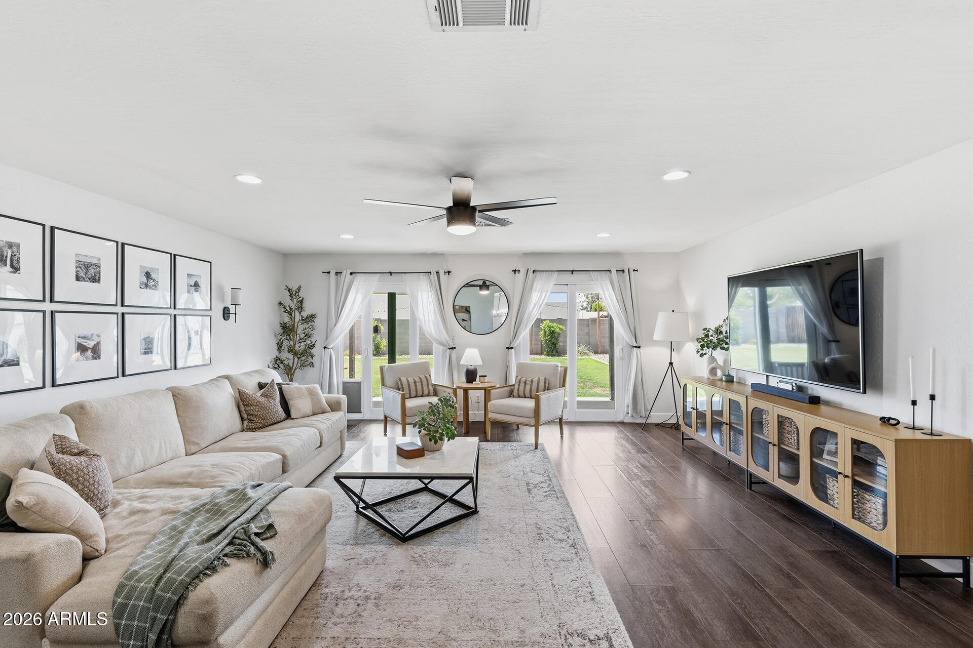 LONG ESTATES - Residential
