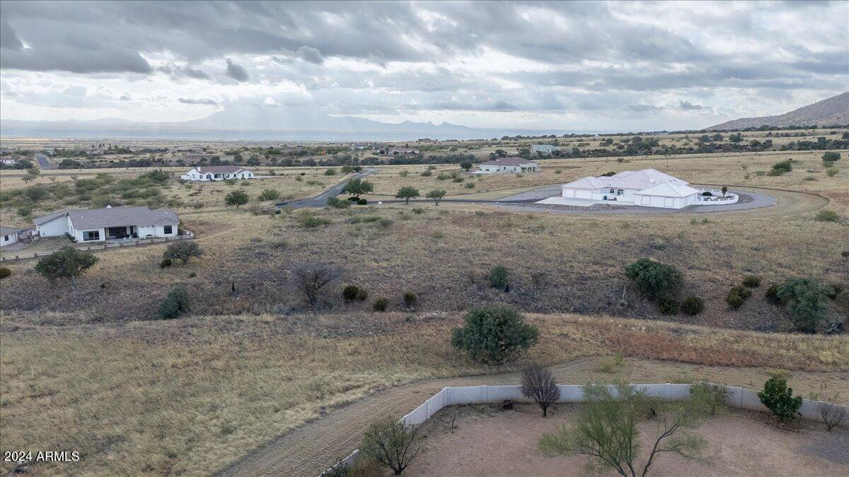 WILDHORSE - Land