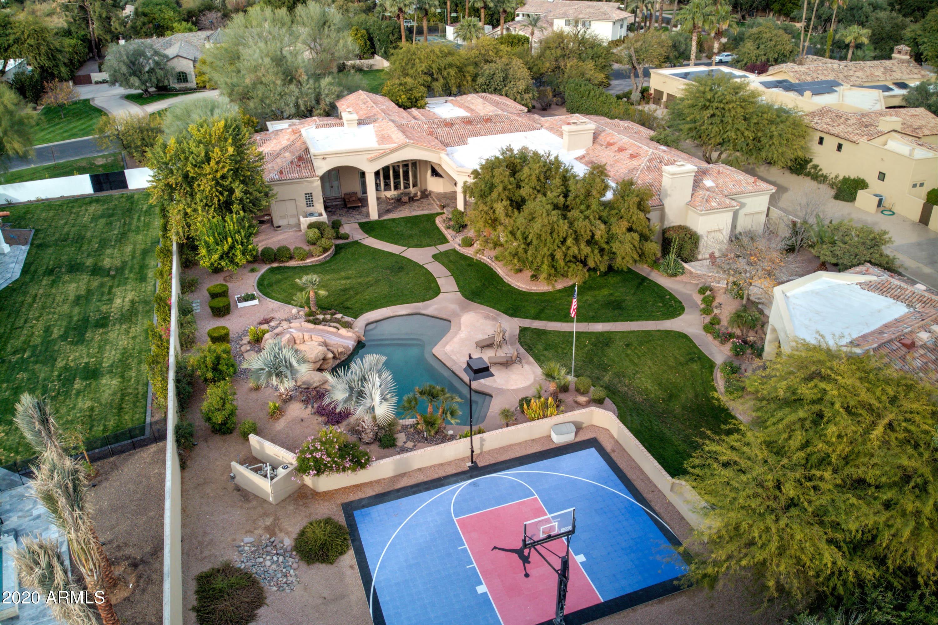 CAMELBACK COUNTRY ESTATES - Residential