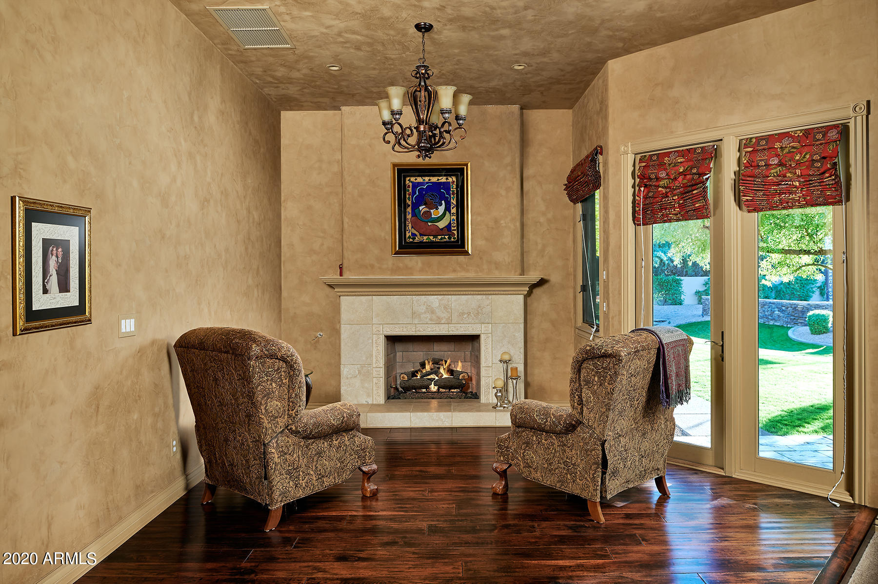 CAMELBACK COUNTRY ESTATES - Residential