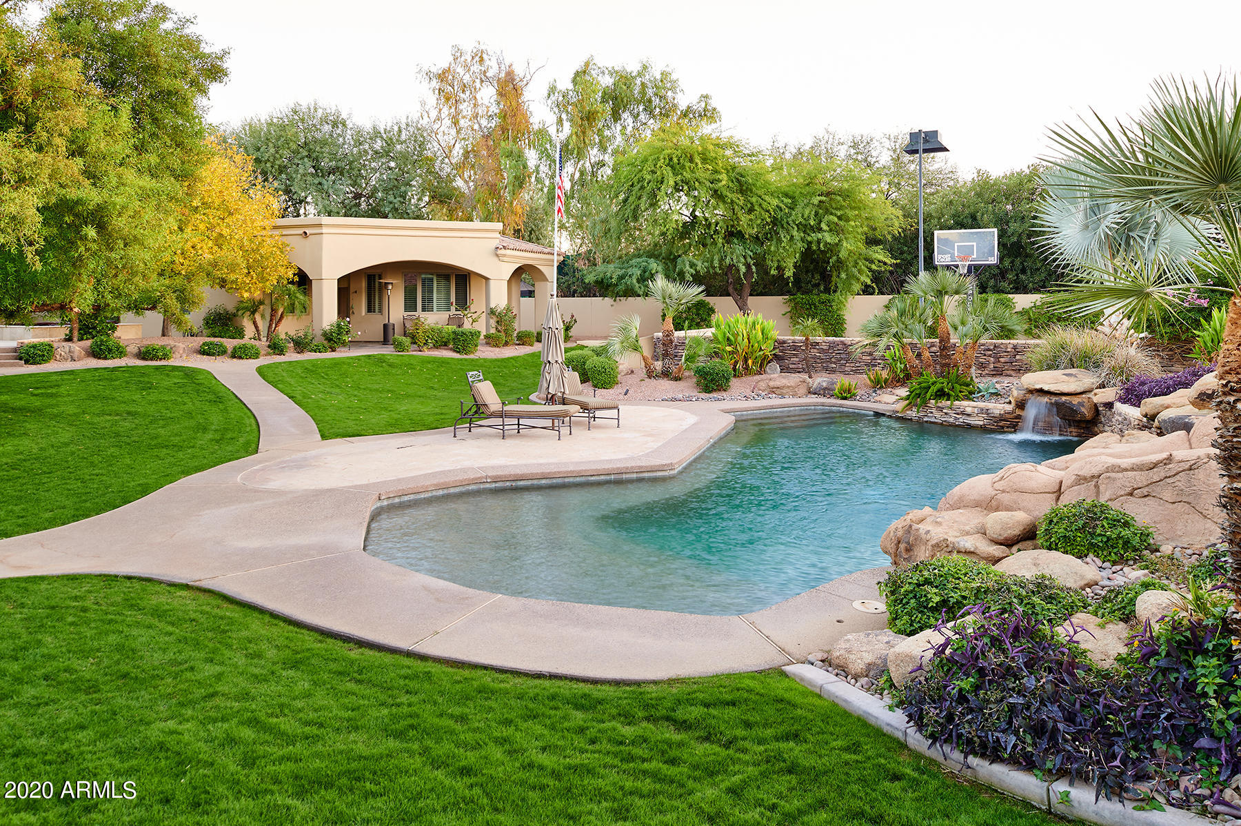 CAMELBACK COUNTRY ESTATES - Residential