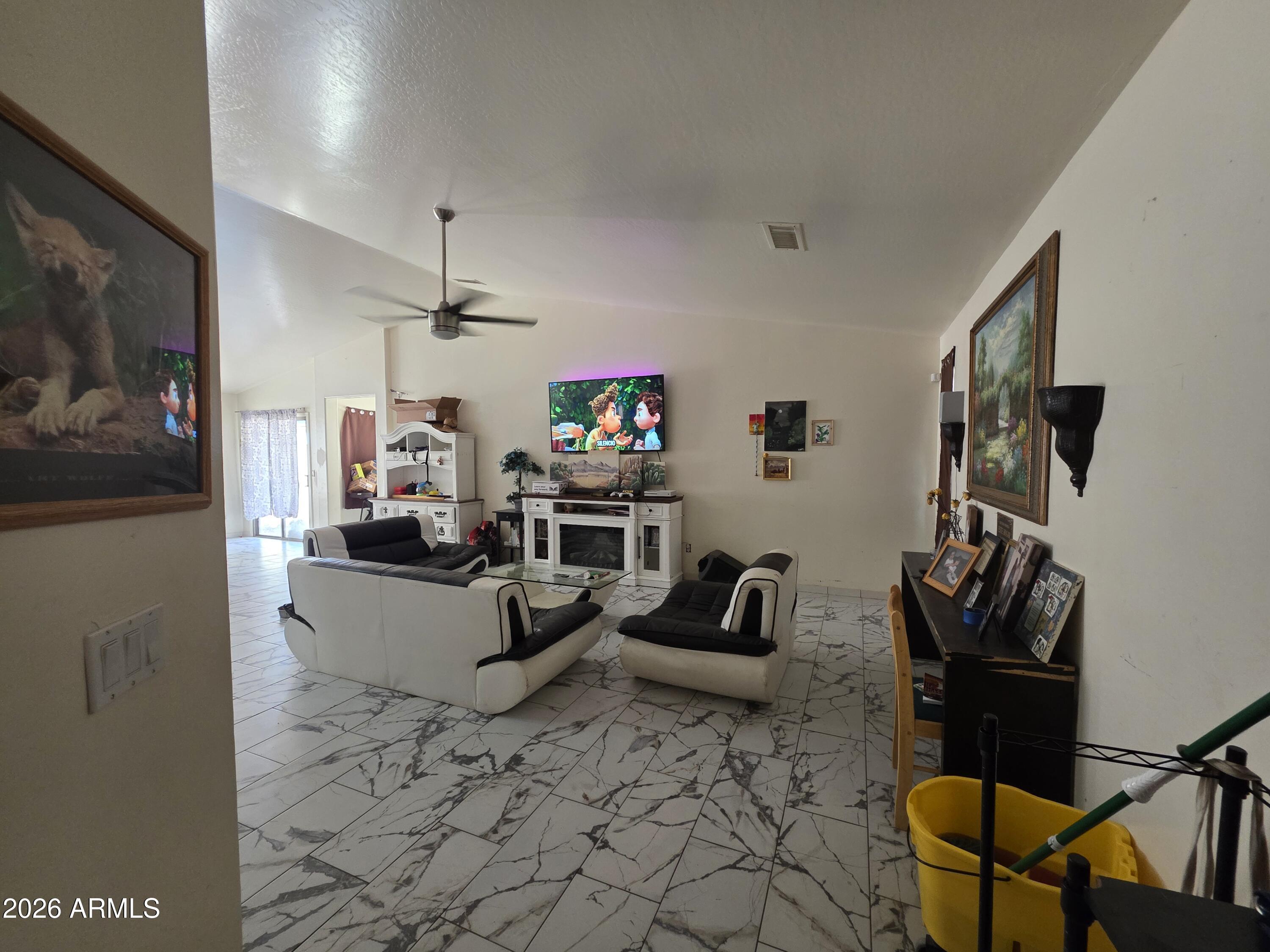 DESERT CEDARS - Residential