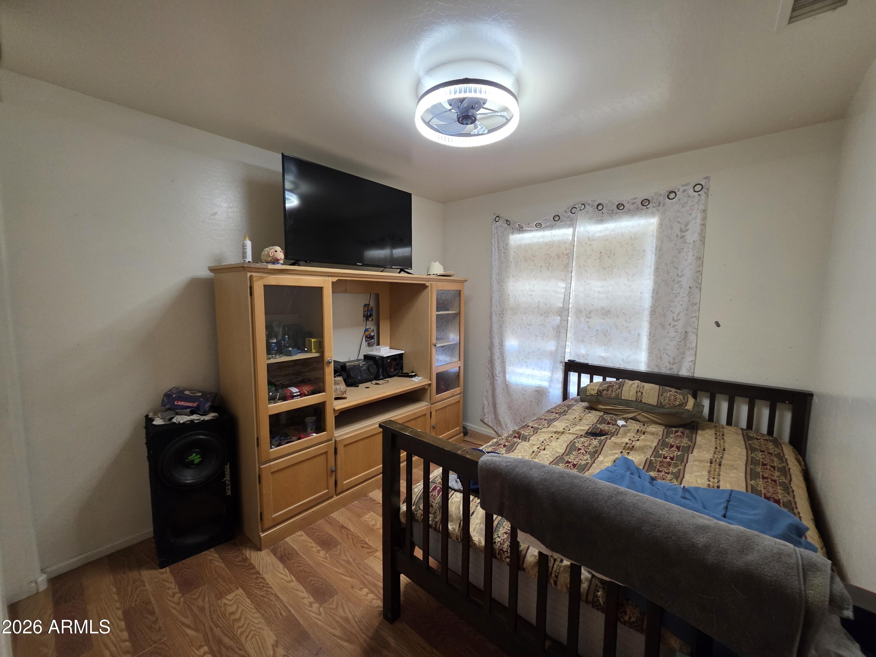 DESERT CEDARS - Residential