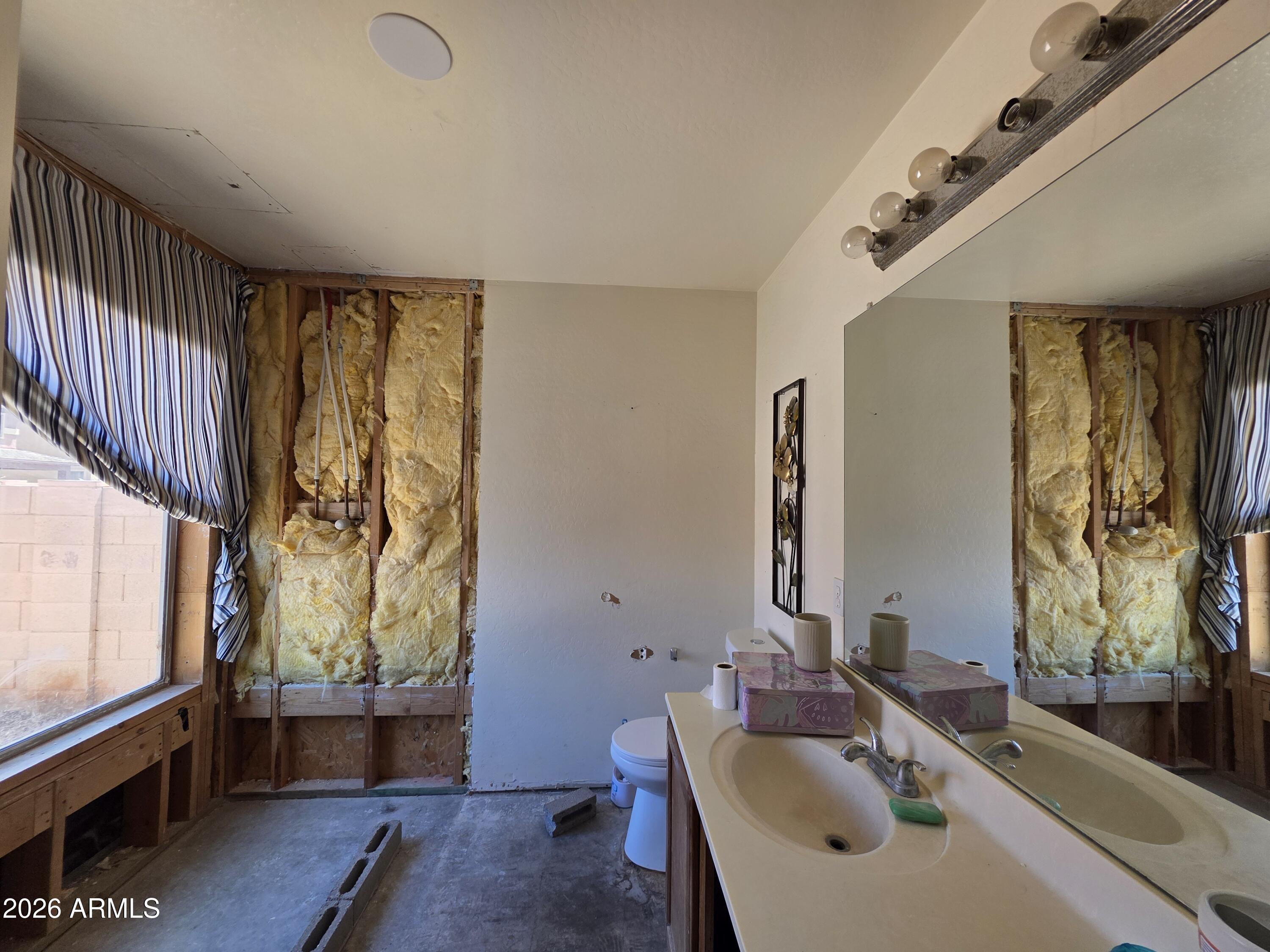 DESERT CEDARS - Residential
