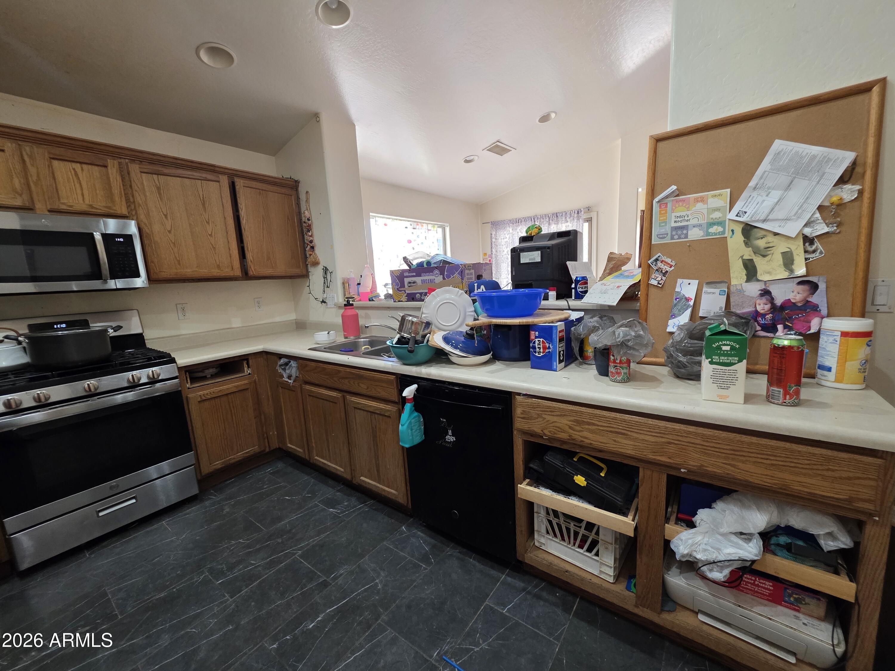 DESERT CEDARS - Residential