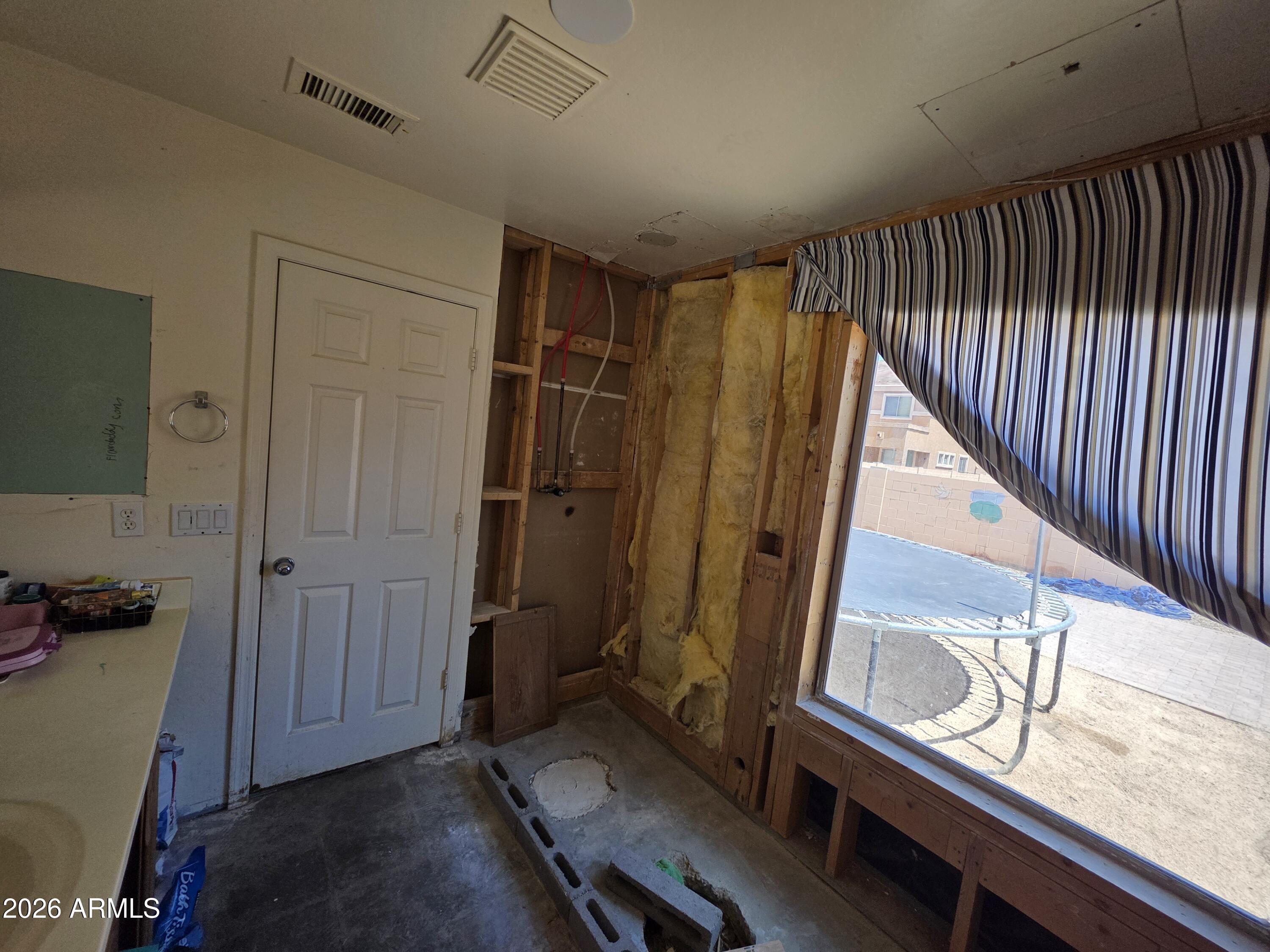 DESERT CEDARS - Residential