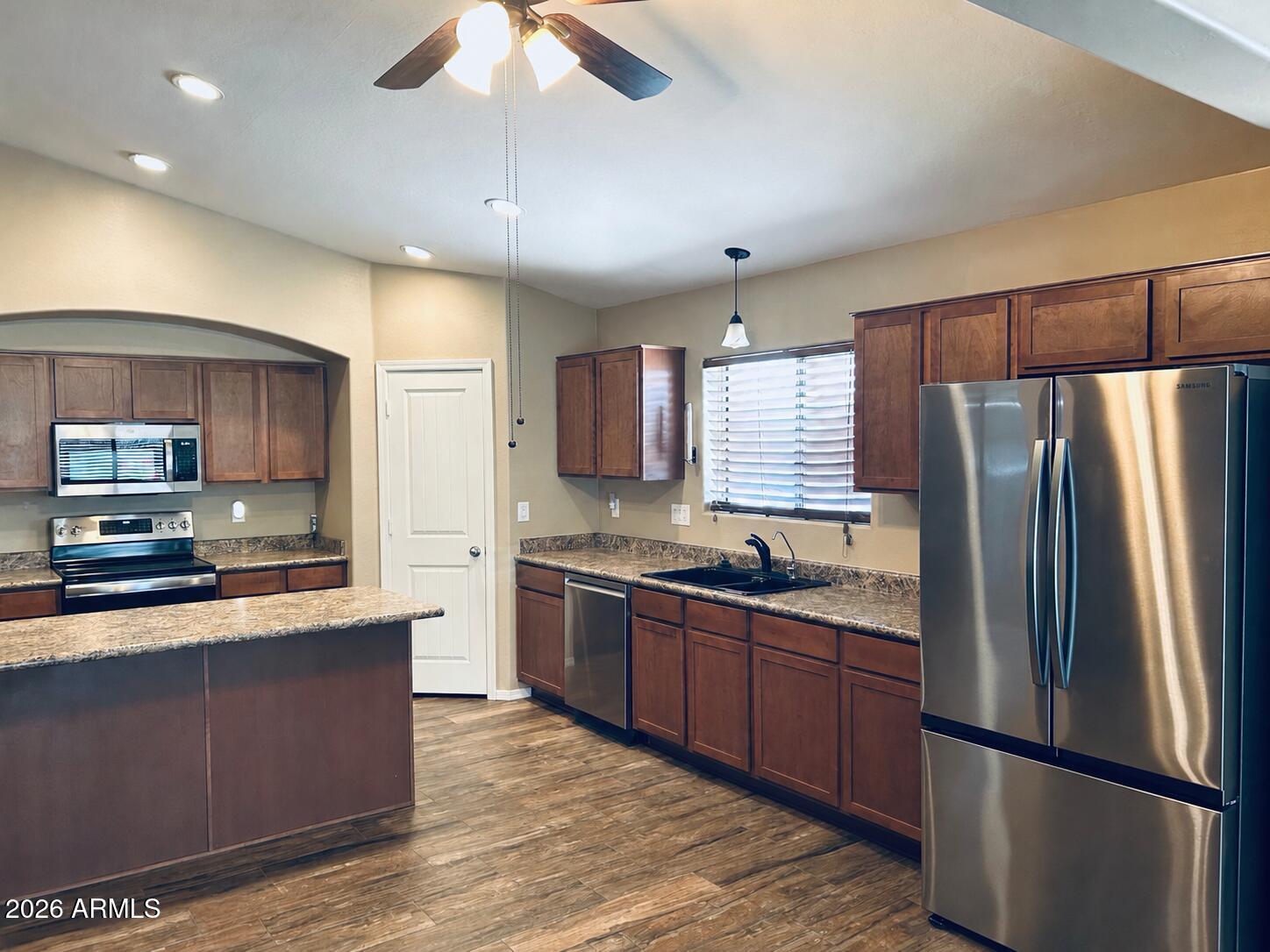 SIENNA VISTA - Residential