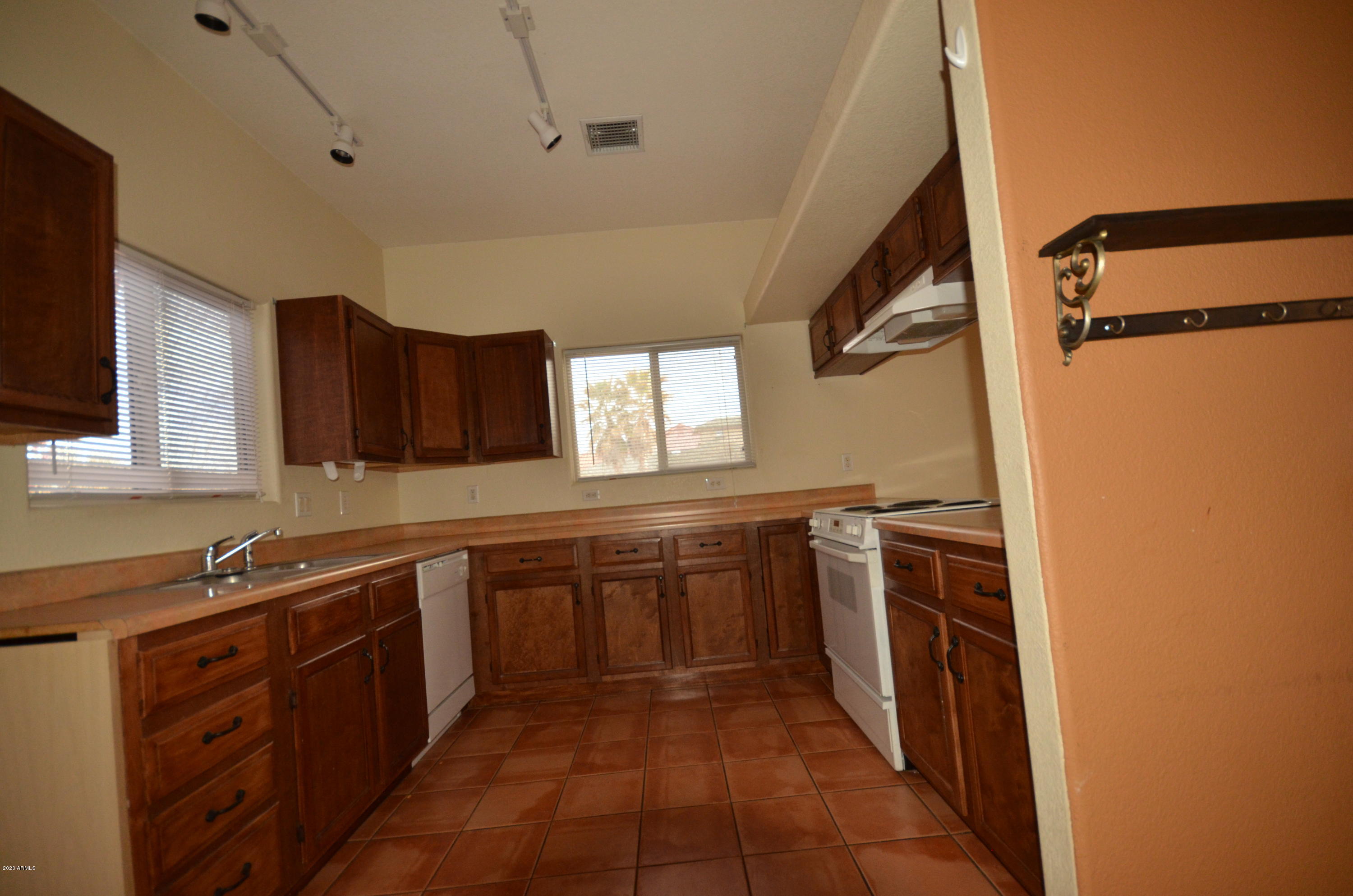 MESA VERDE ESTATES - Residential