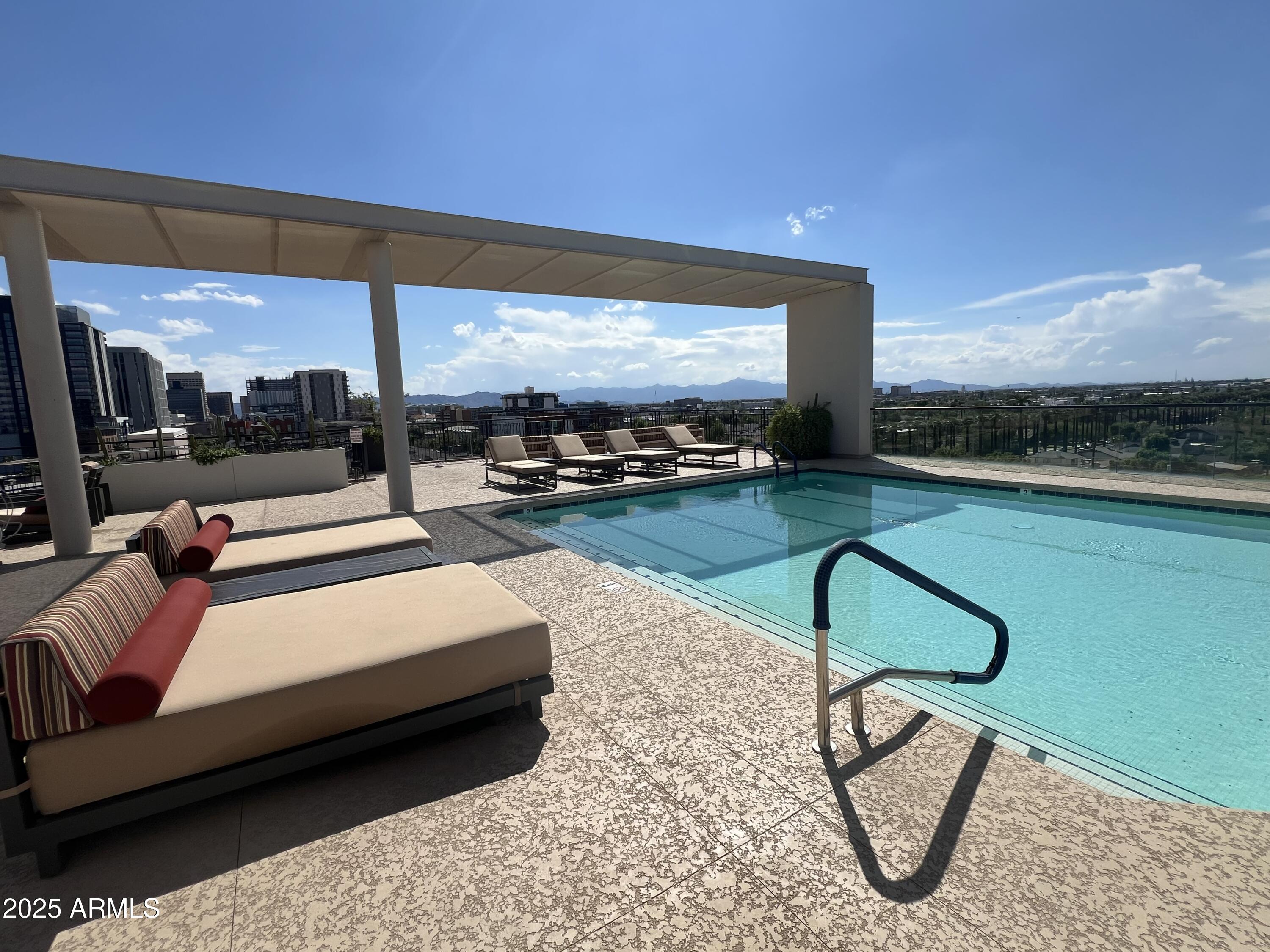 PORTLAND PLACE CONDOMINIUMS PHASE 1 - Residential