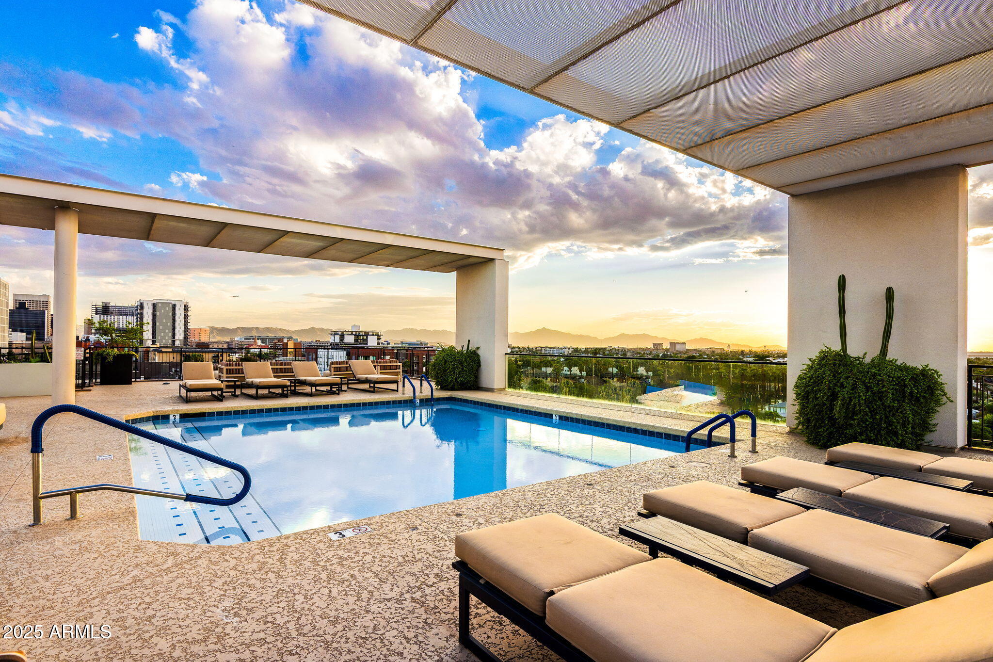 PORTLAND PLACE CONDOMINIUMS PHASE 1 - Residential