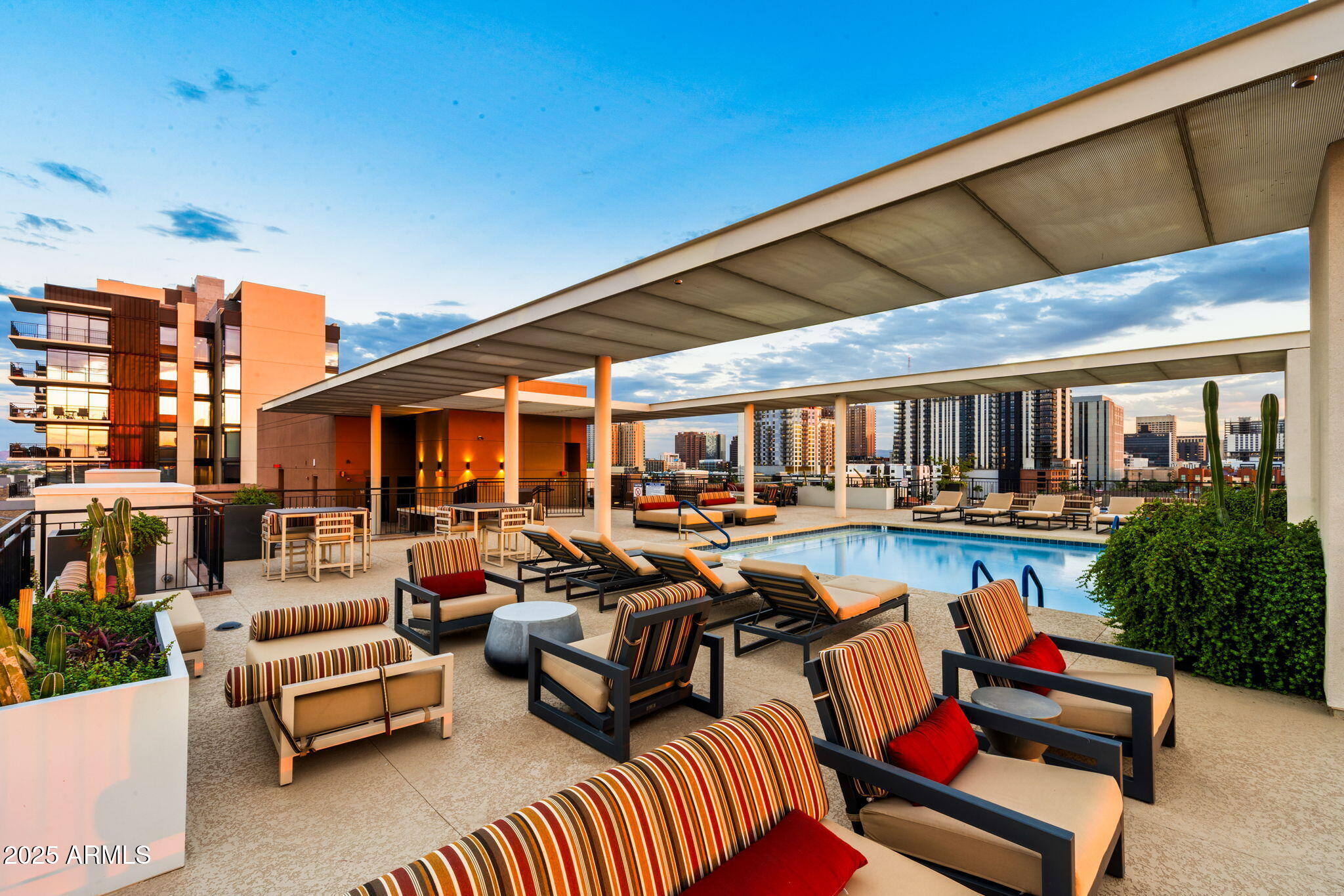 PORTLAND PLACE CONDOMINIUMS PHASE 1 - Residential