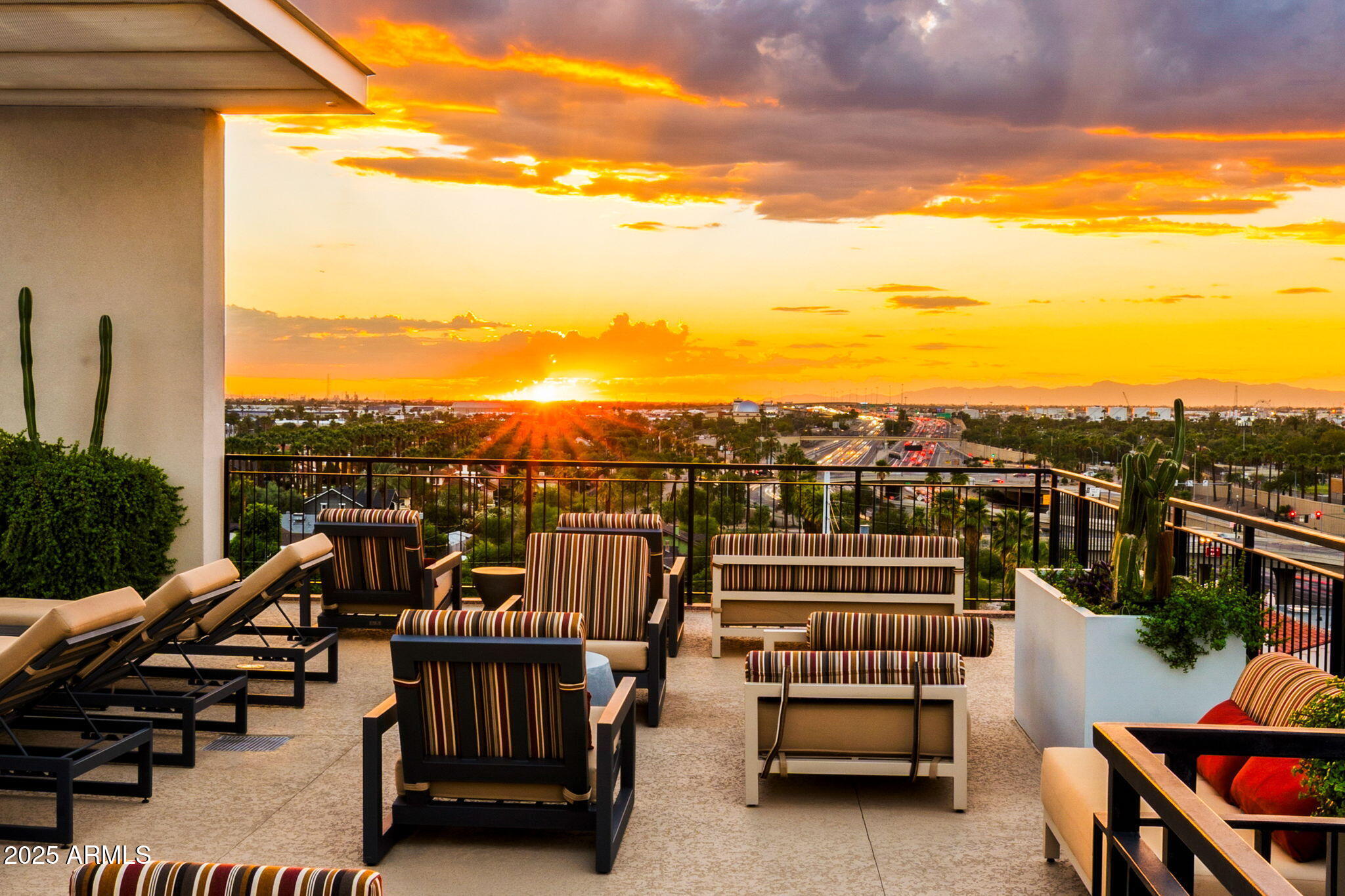 PORTLAND PLACE CONDOMINIUMS PHASE 1 - Residential