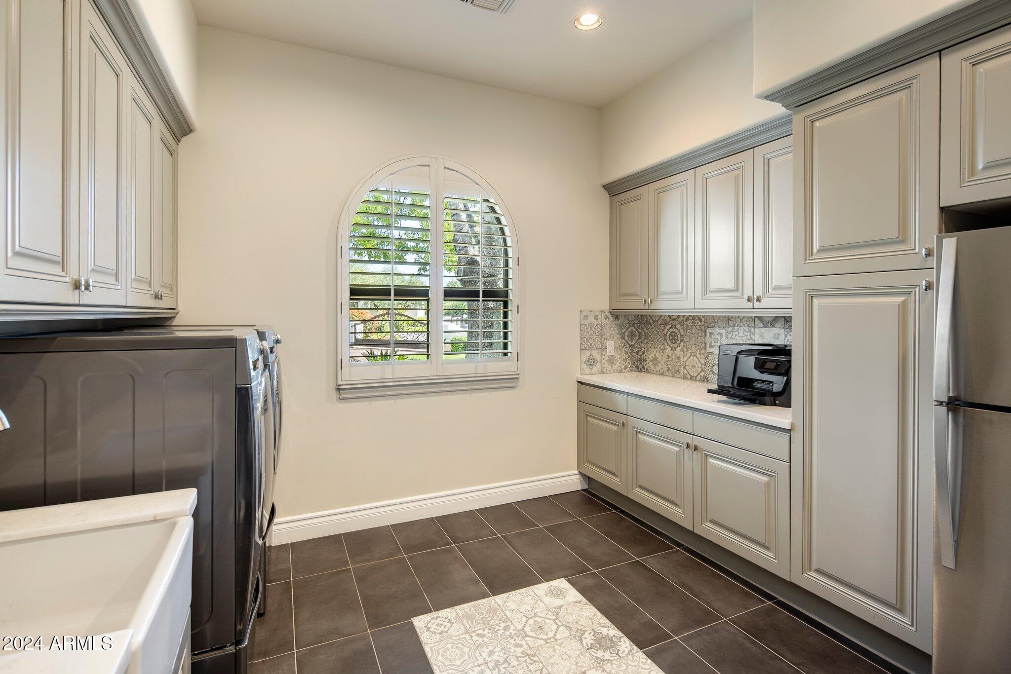KENSINGTON ESTATES LOT 1 & 2 REPLAT - Residential