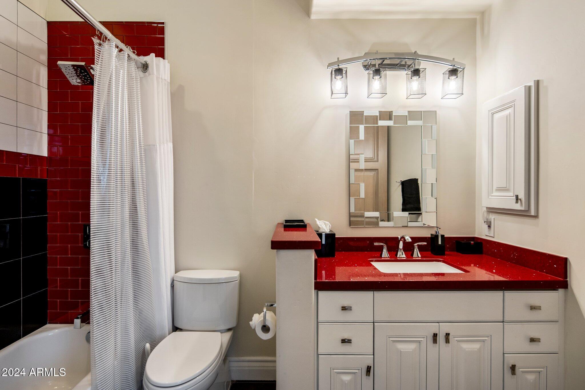 KENSINGTON ESTATES LOT 1 & 2 REPLAT - Residential