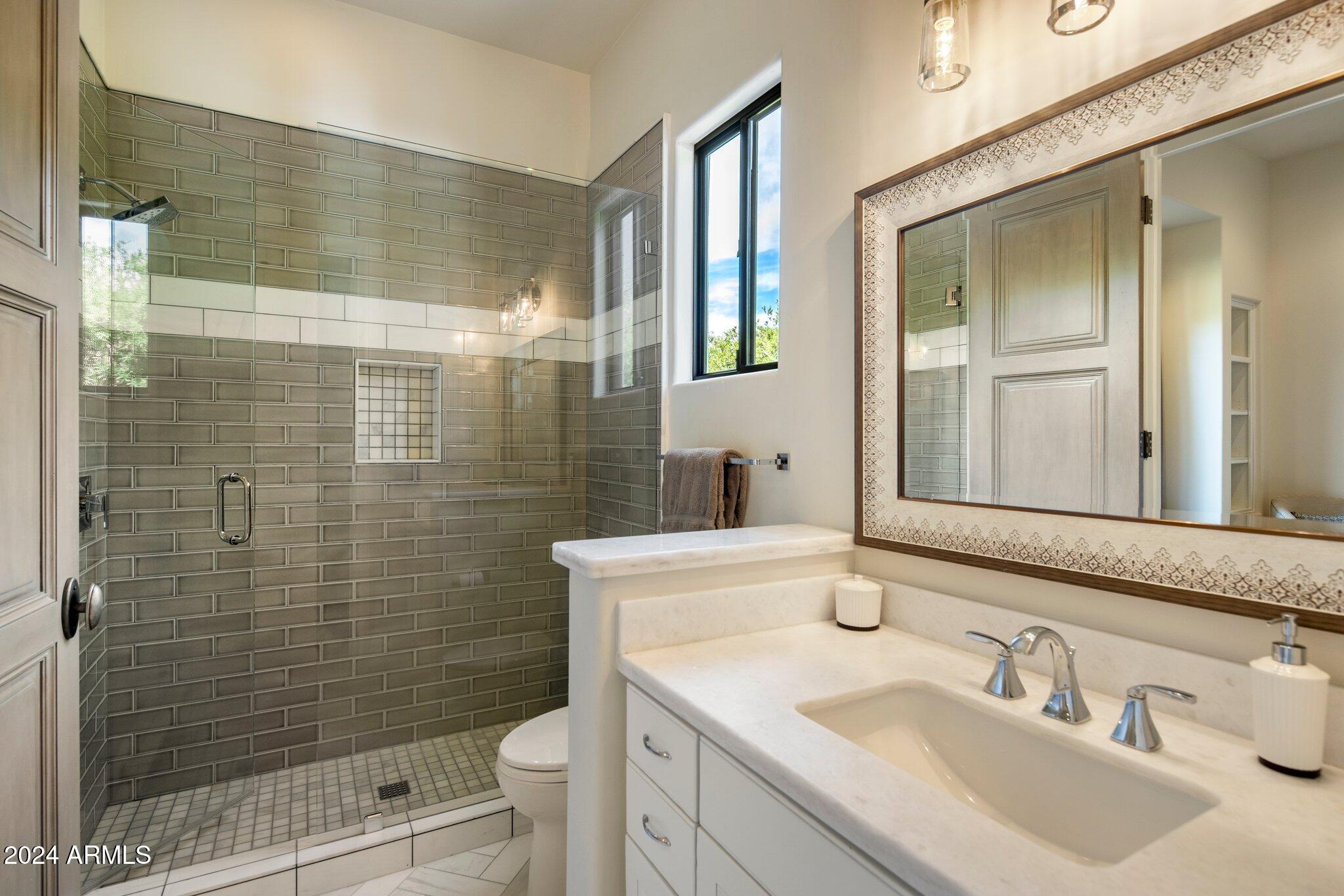 KENSINGTON ESTATES LOT 1 & 2 REPLAT - Residential