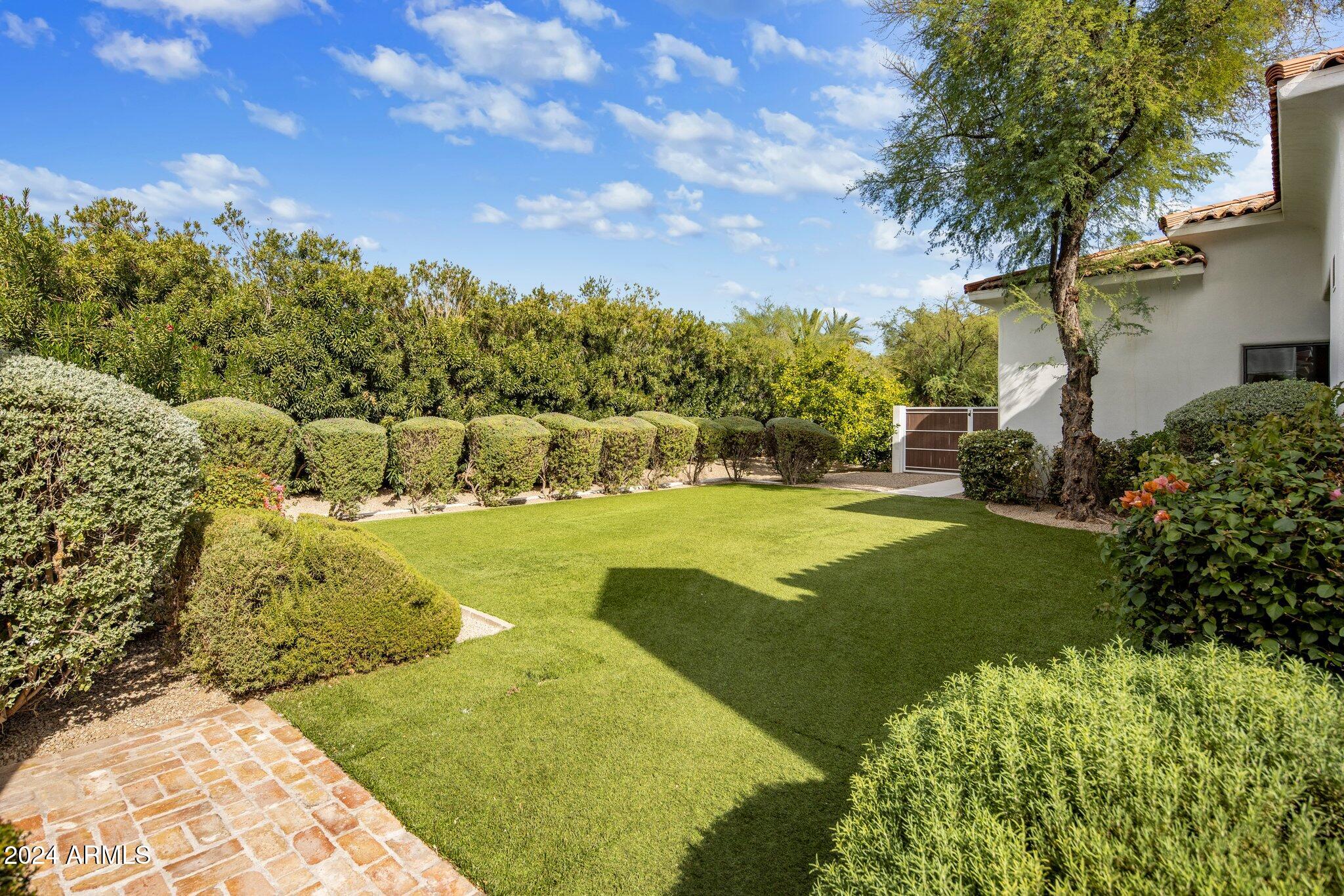 KENSINGTON ESTATES LOT 1 & 2 REPLAT - Residential