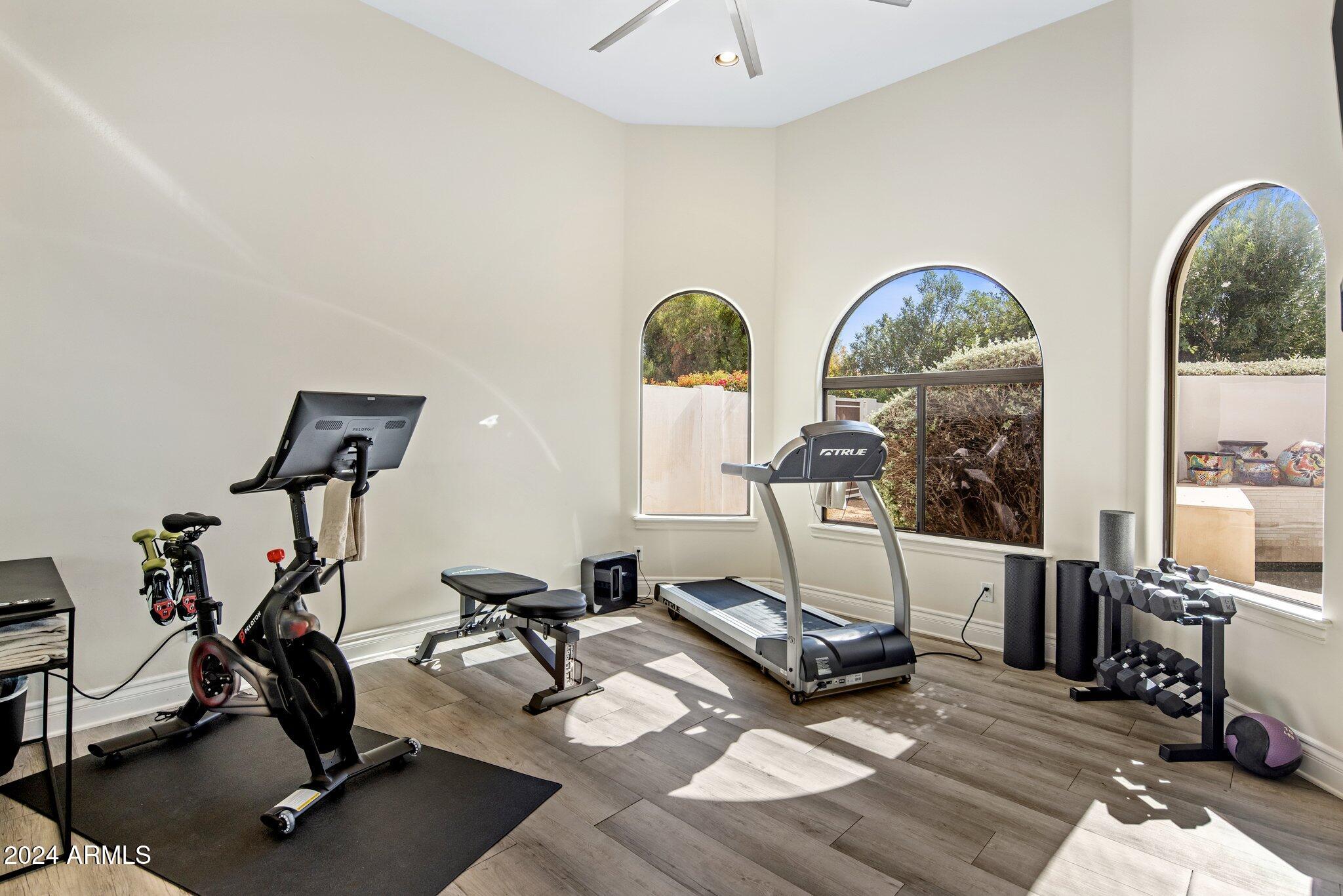KENSINGTON ESTATES LOT 1 & 2 REPLAT - Residential