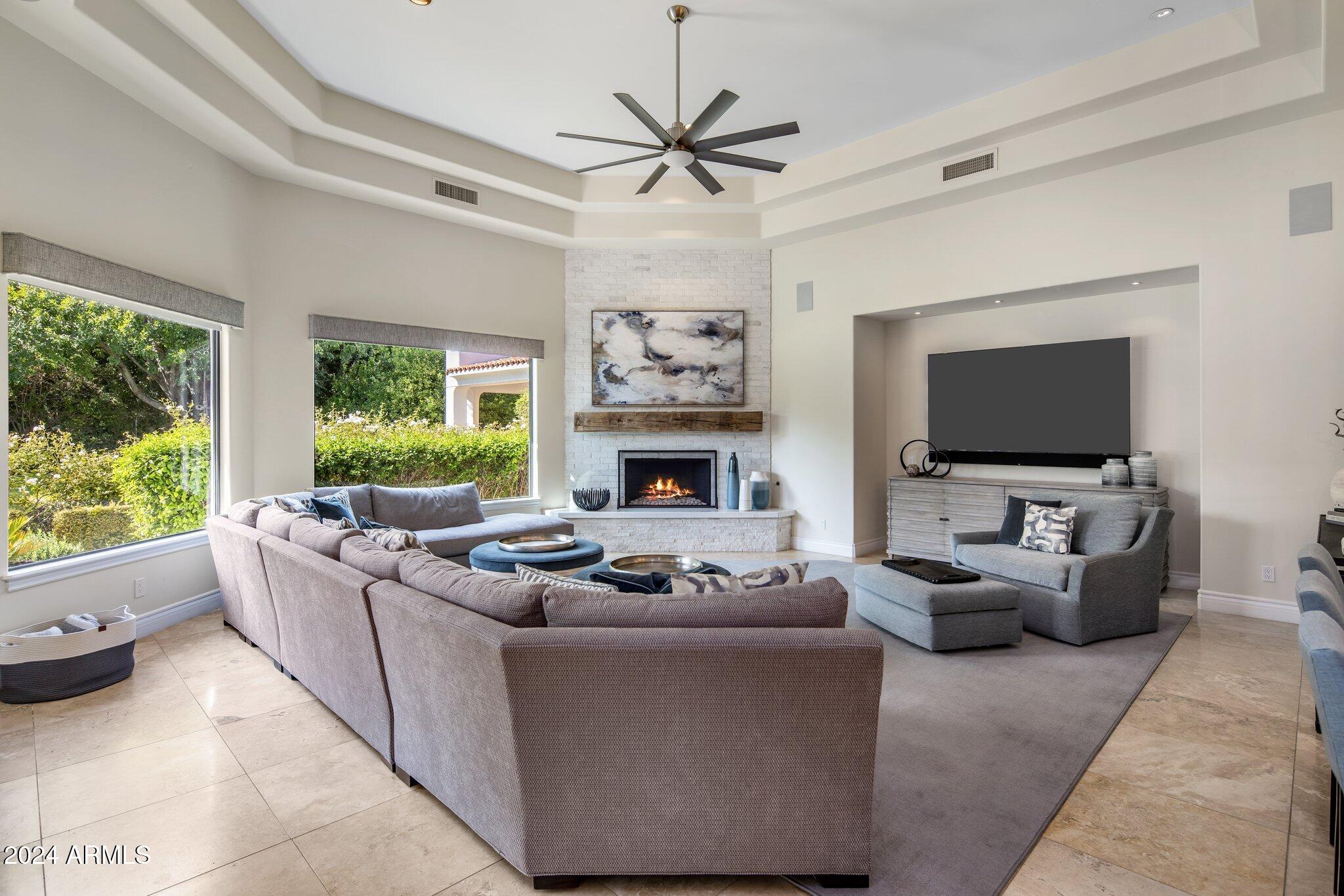 KENSINGTON ESTATES LOT 1 & 2 REPLAT - Residential