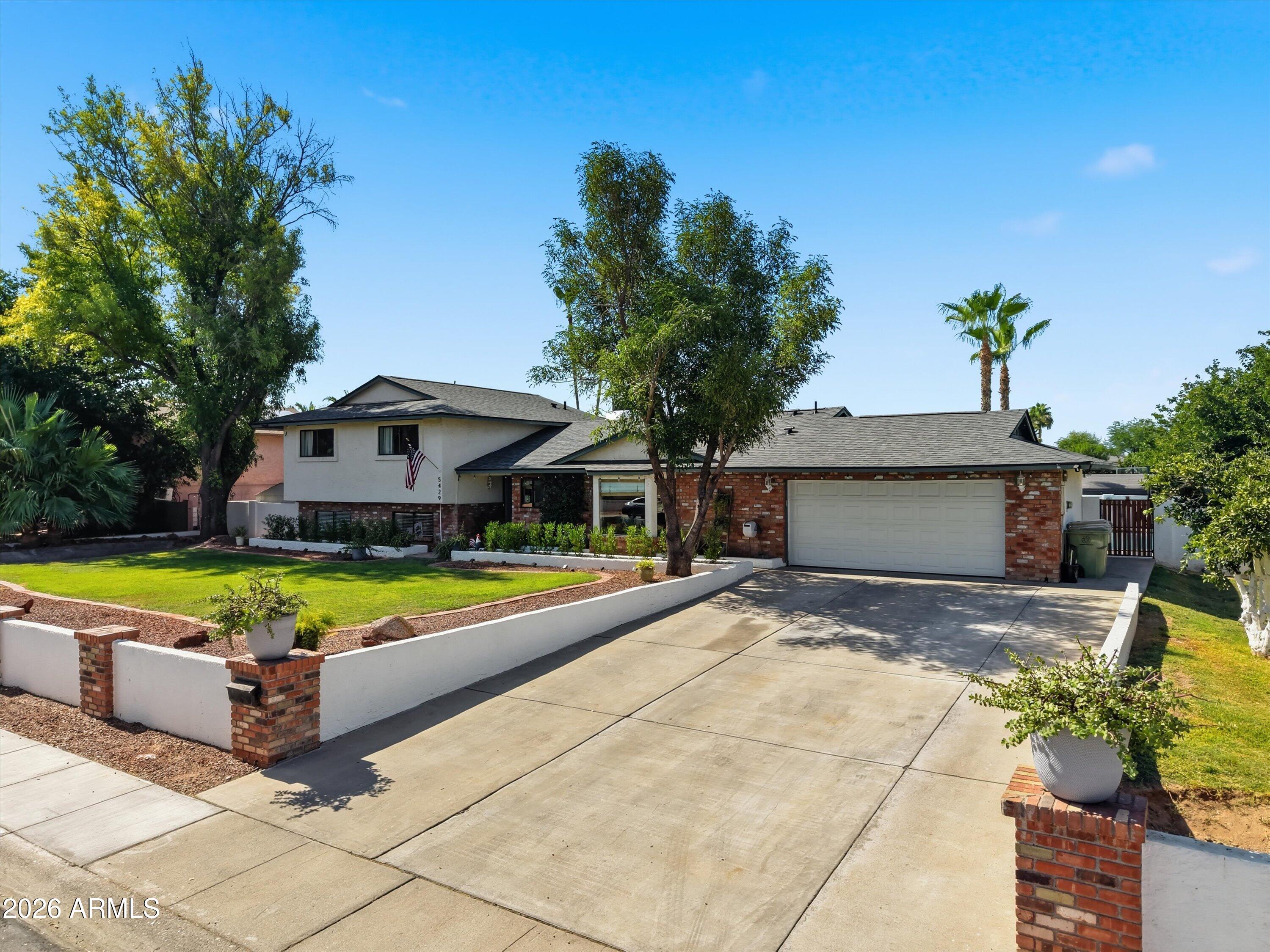 SUNBURST FARMS 21 - Residential