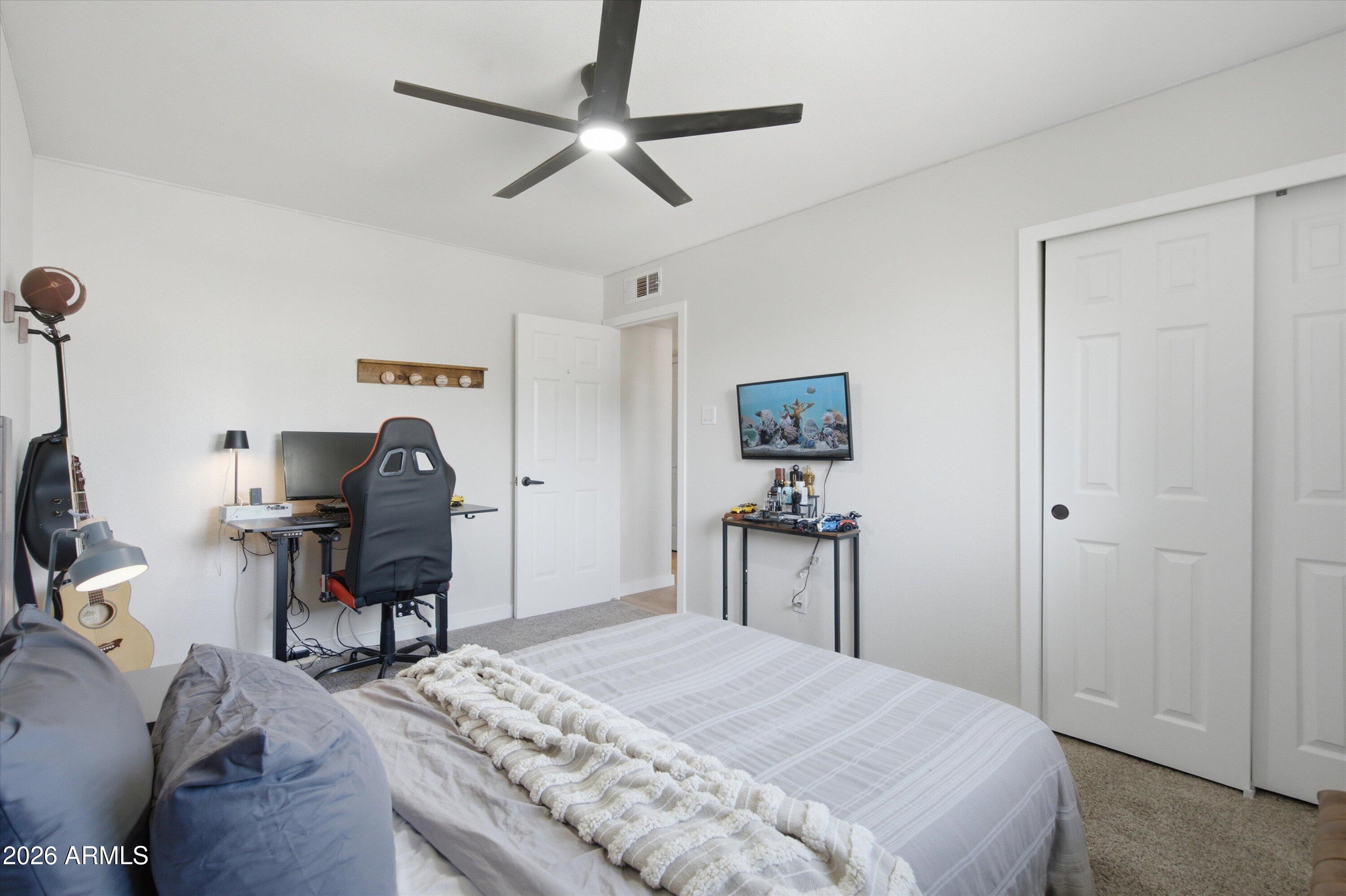 SUNBURST FARMS 21 - Residential