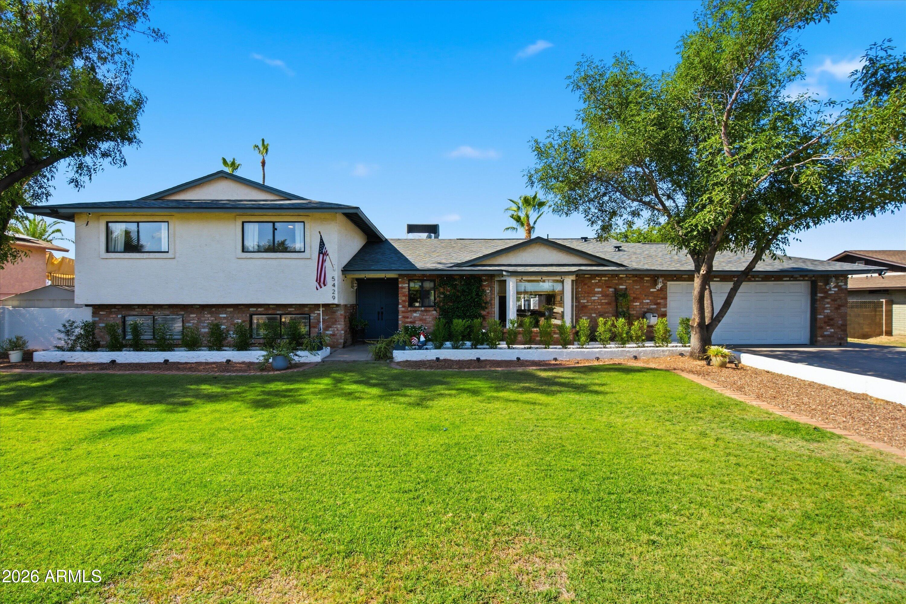 SUNBURST FARMS 21 - Residential