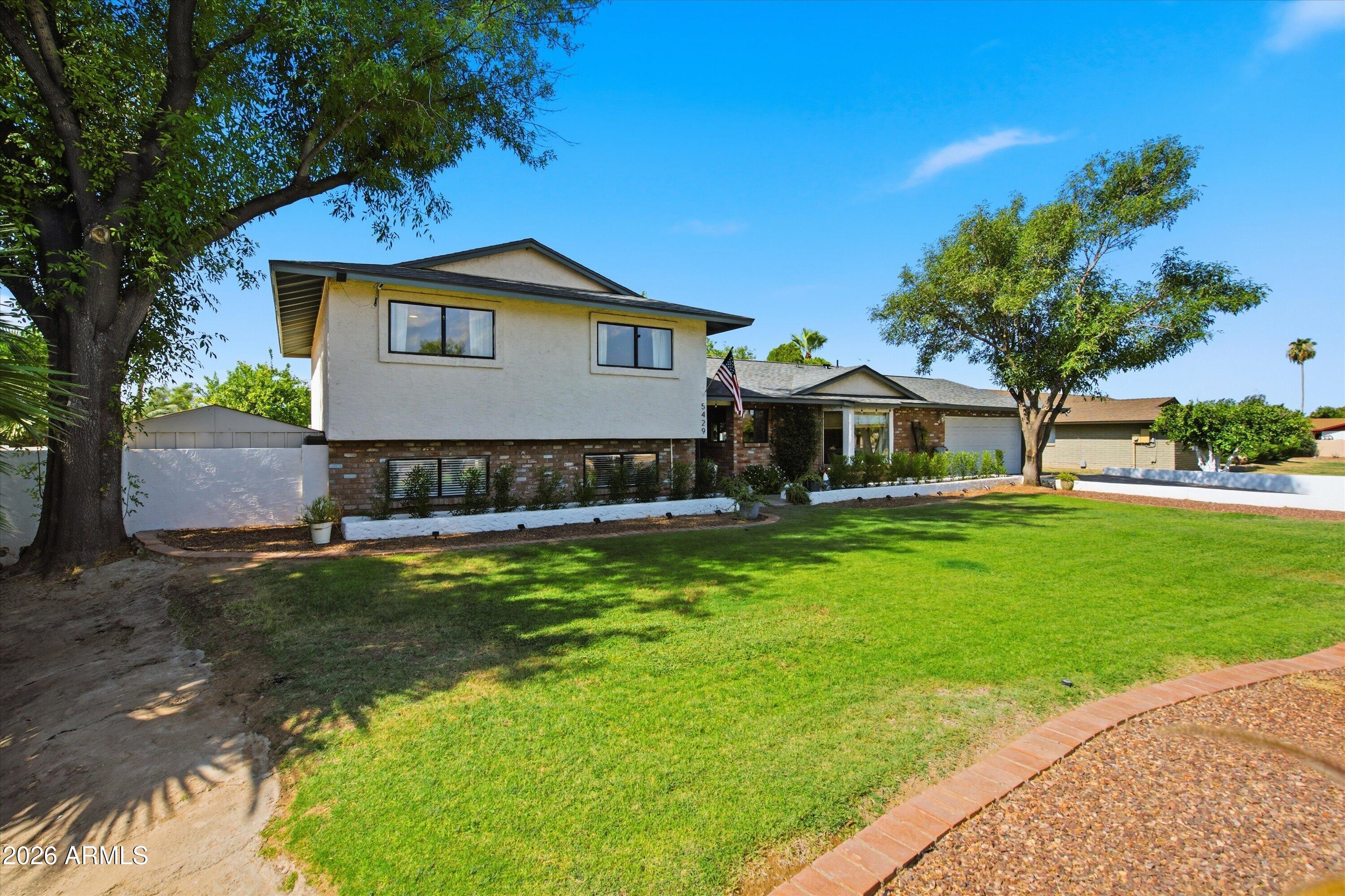 SUNBURST FARMS 21 - Residential