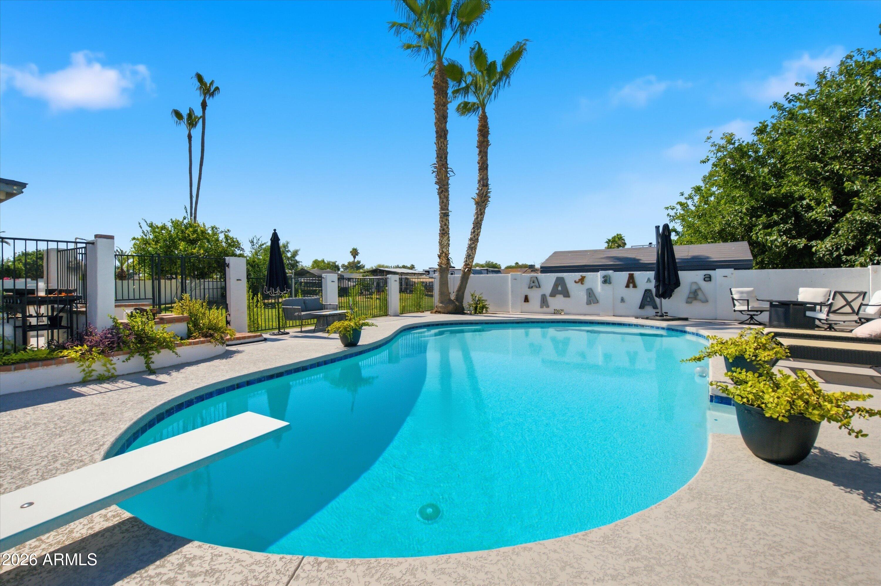 SUNBURST FARMS 21 - Residential