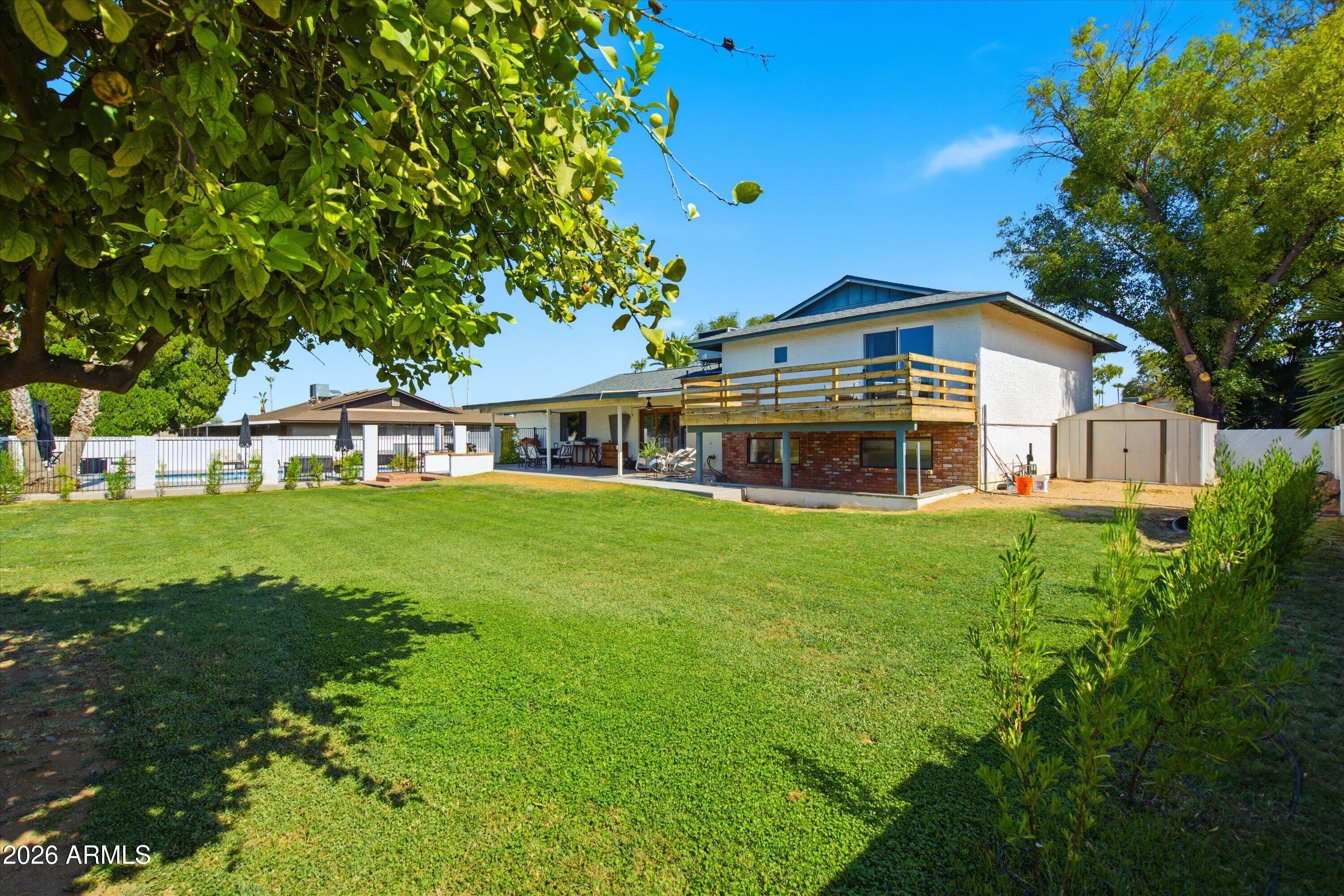 SUNBURST FARMS 21 - Residential