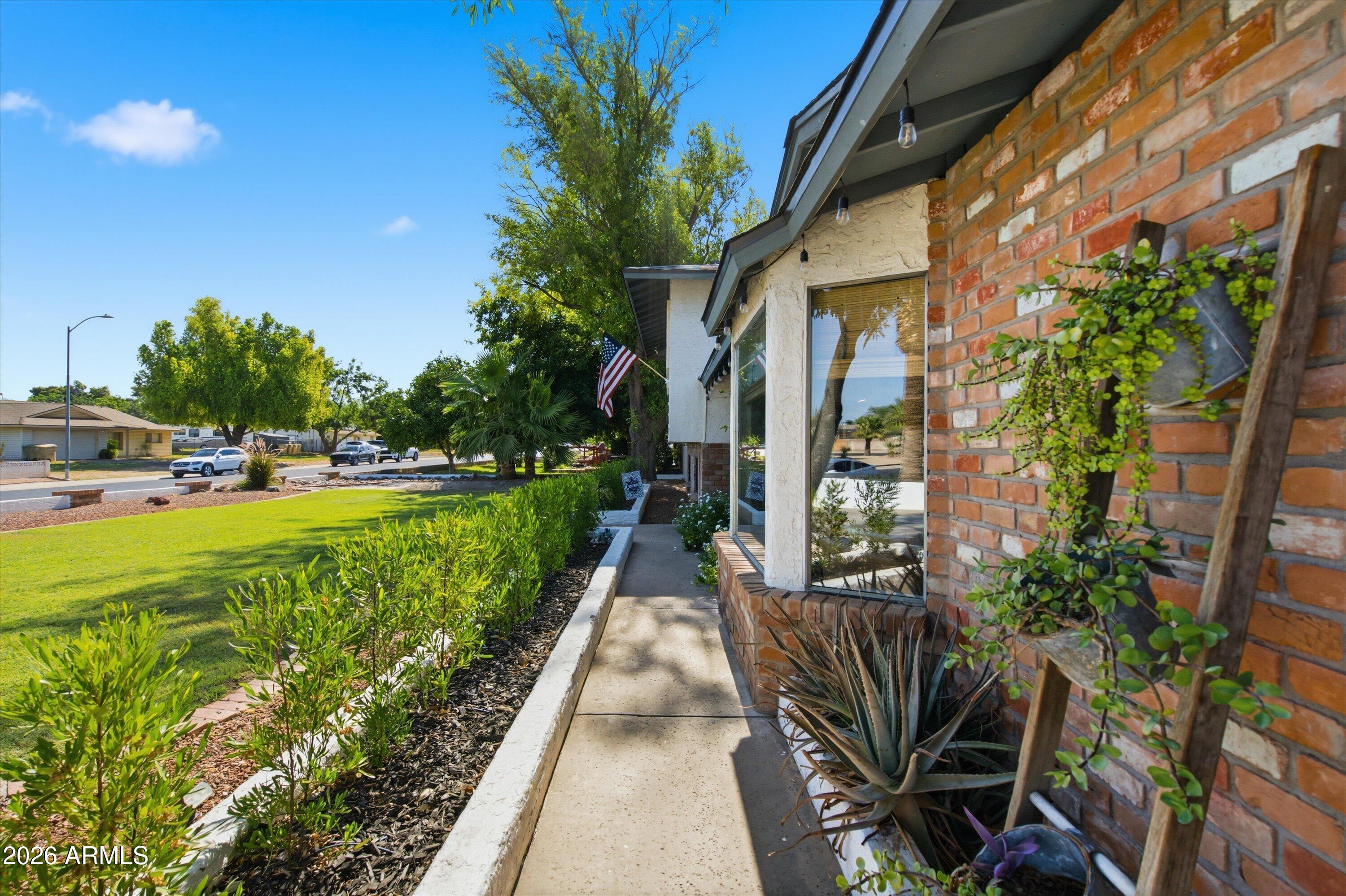 SUNBURST FARMS 21 - Residential
