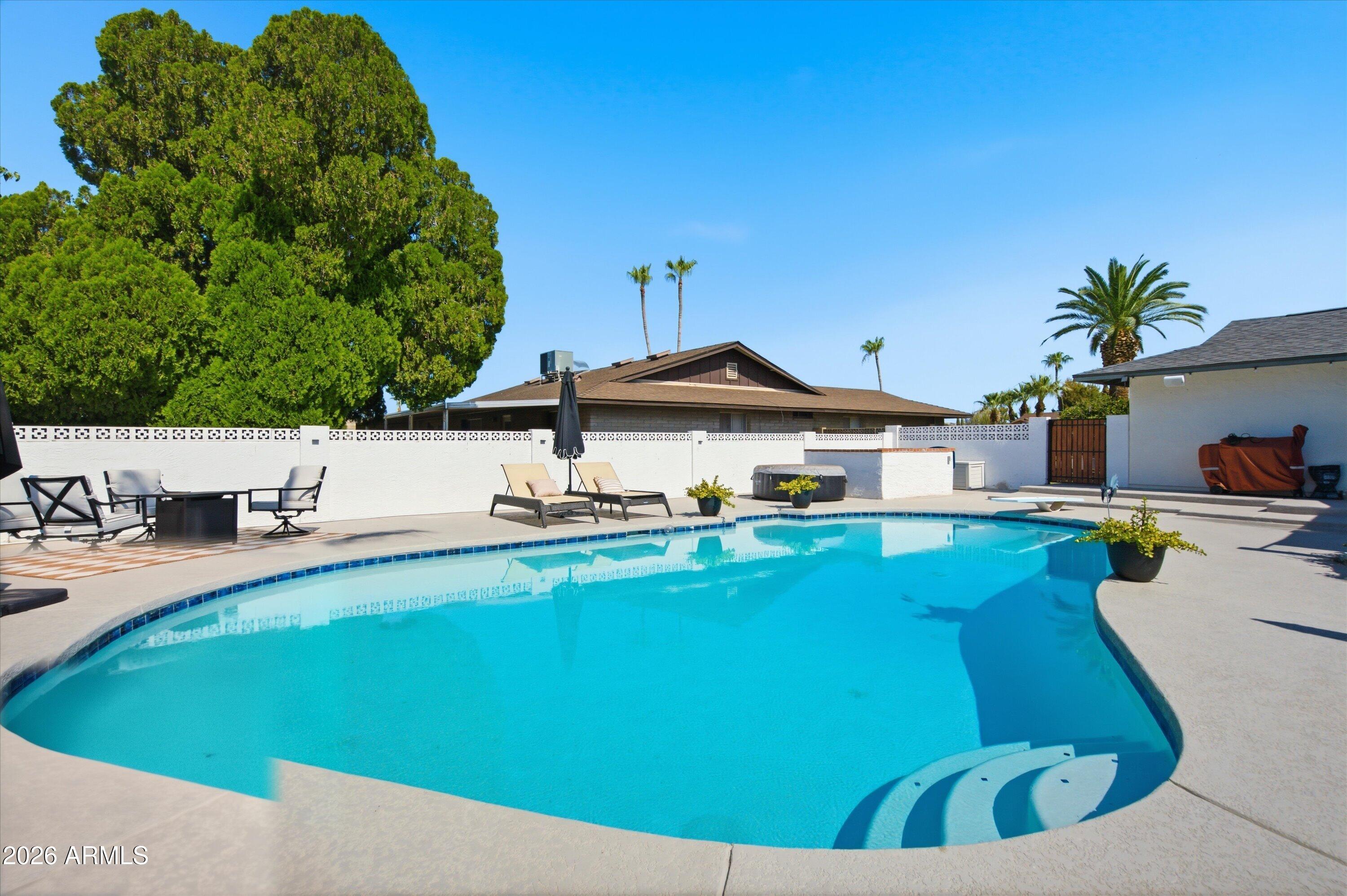 SUNBURST FARMS 21 - Residential