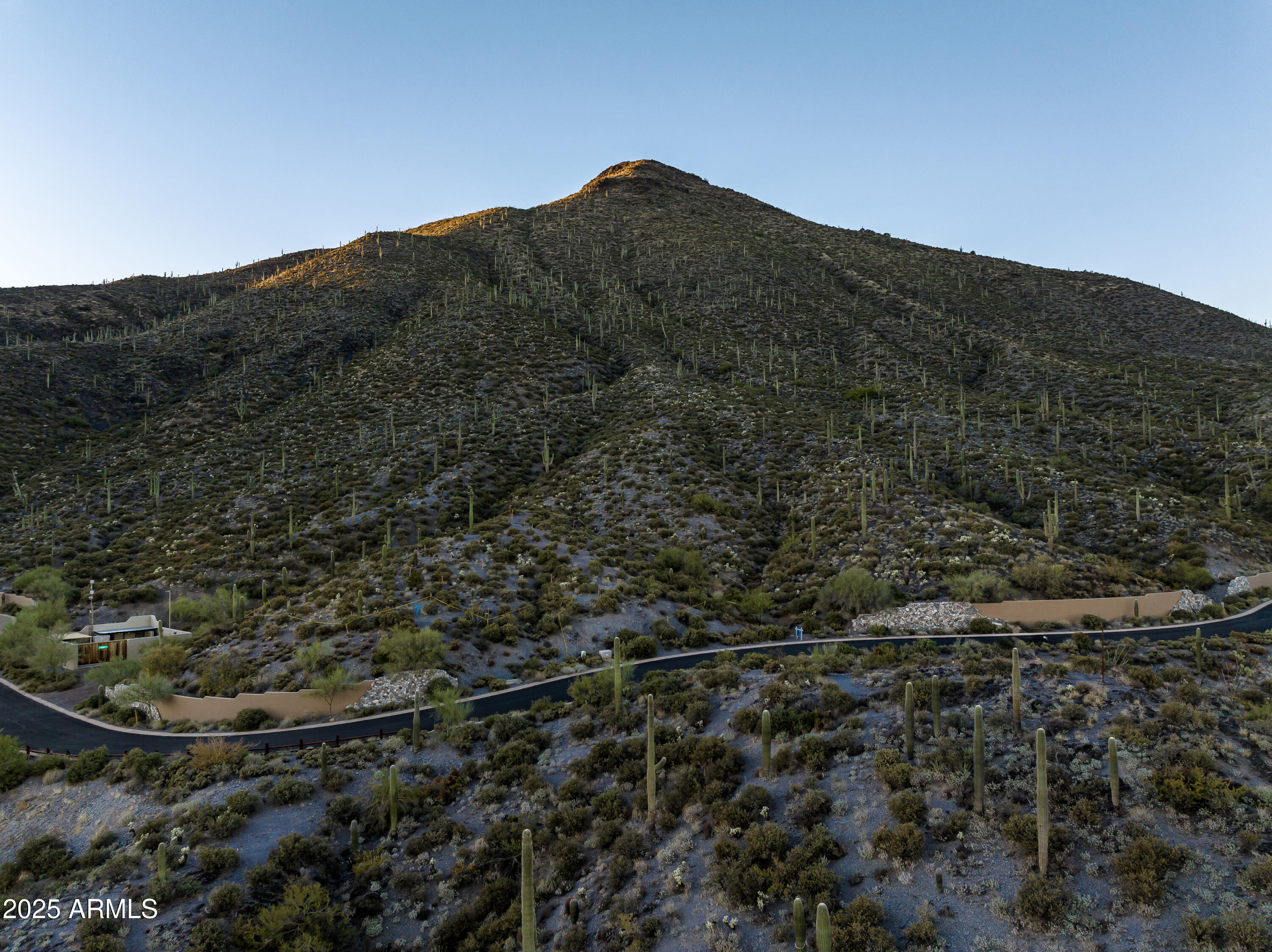 DESERT MOUNTAIN - Land