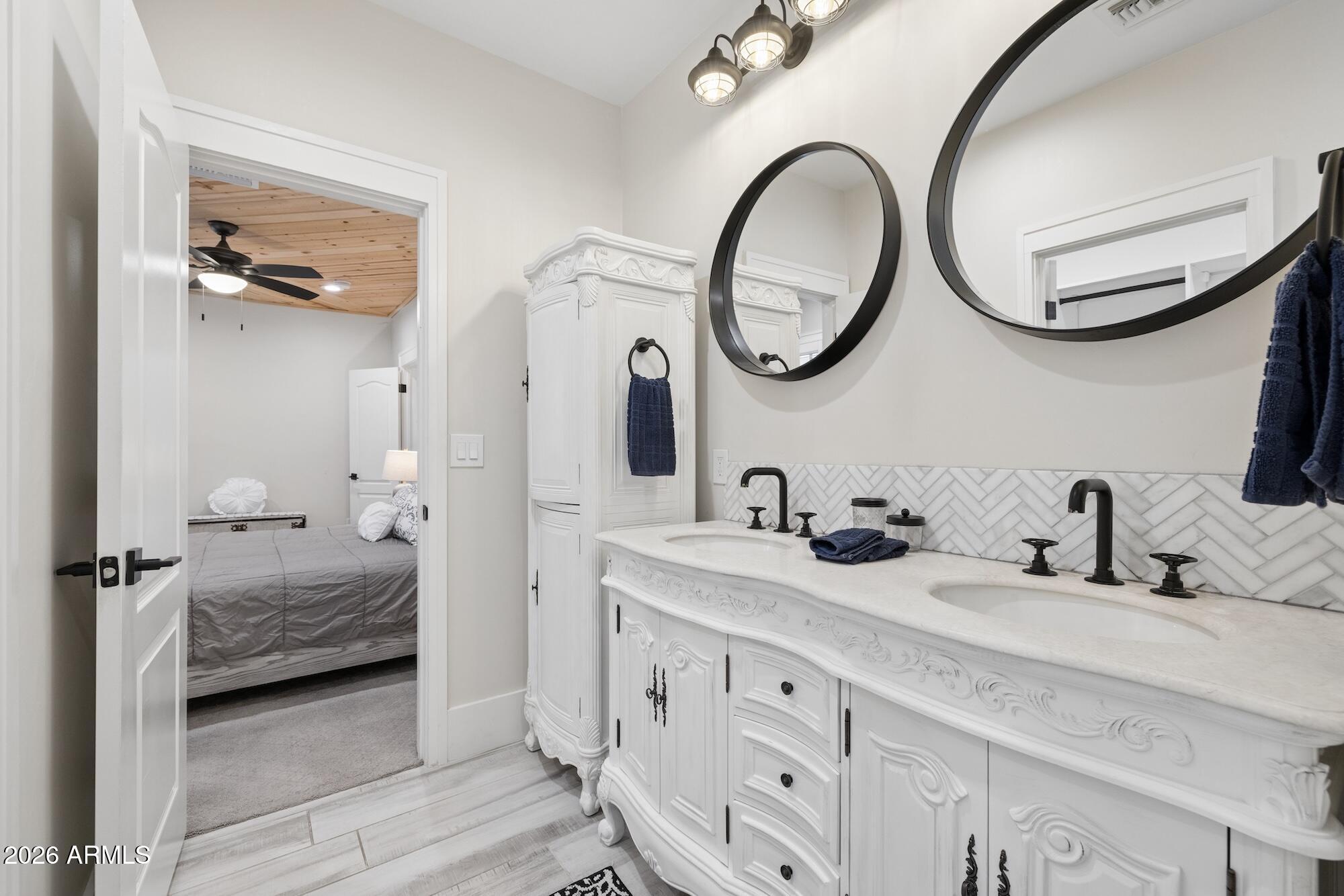 PHOENICIA - Residential