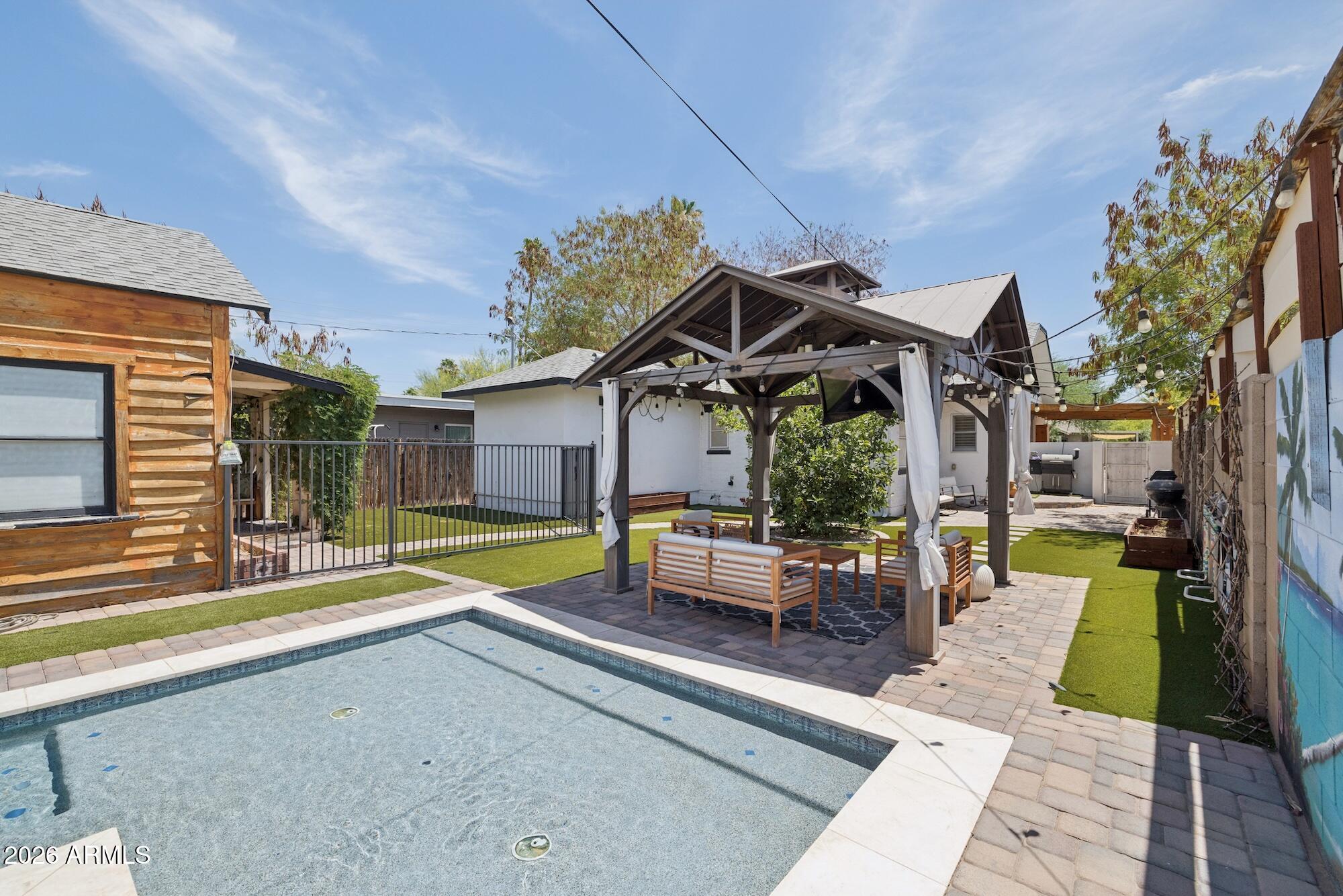 PHOENICIA - Residential