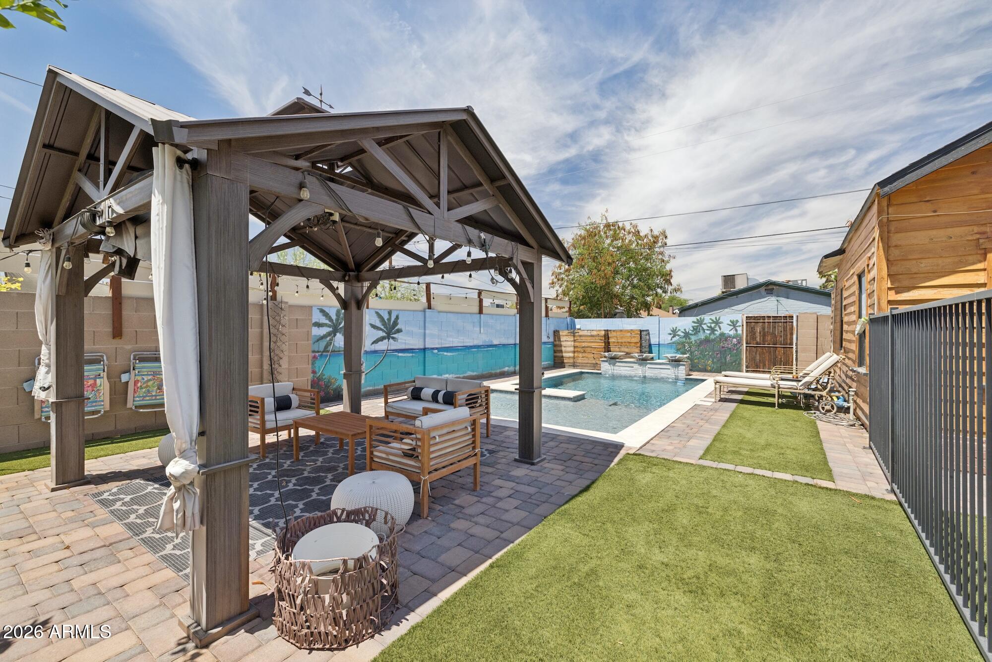 PHOENICIA - Residential