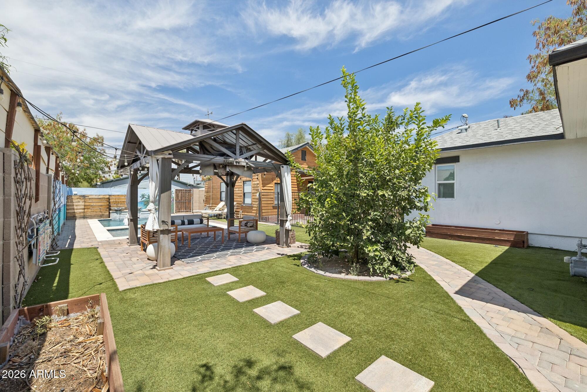 PHOENICIA - Residential