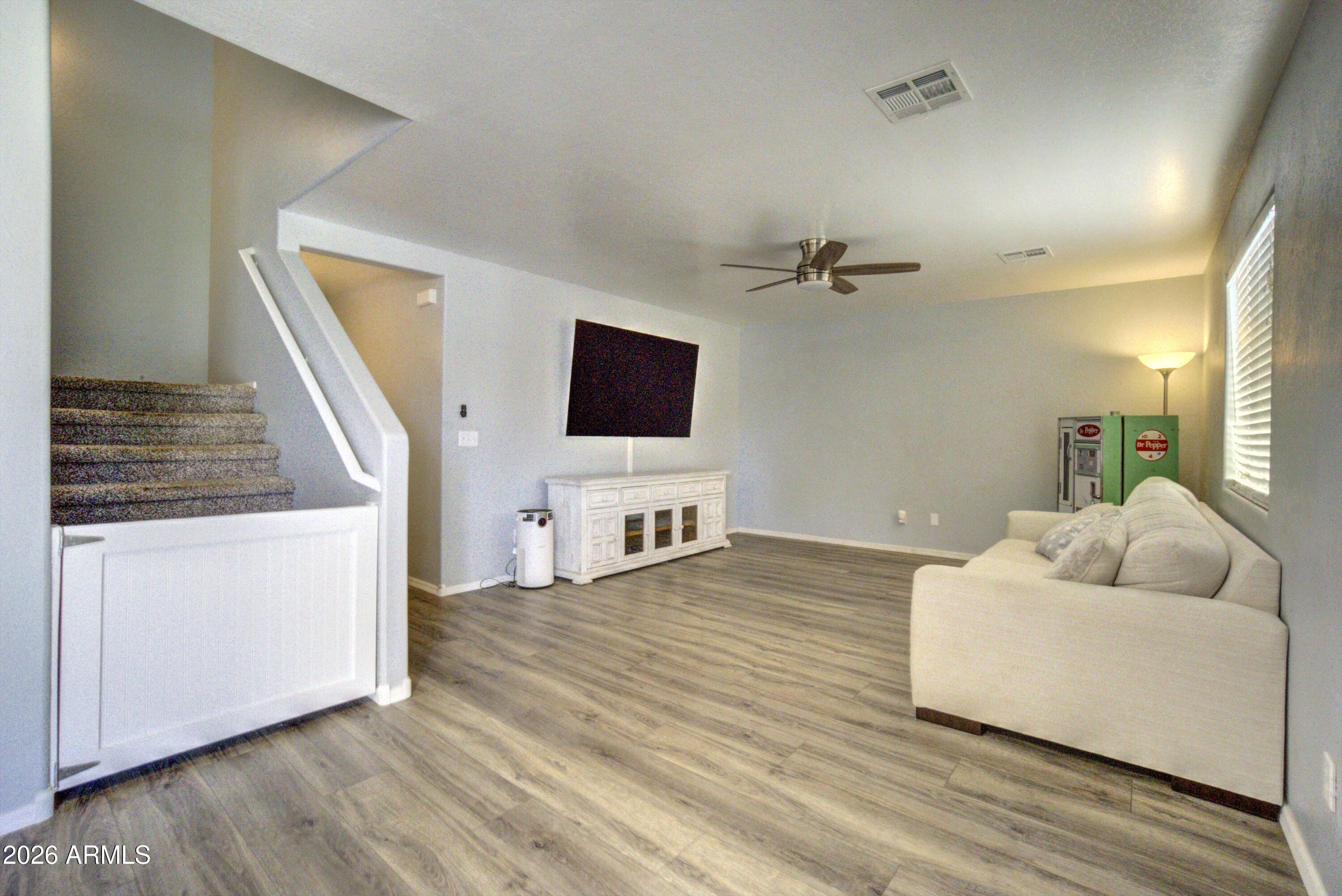 LAS PRADERAS - Residential