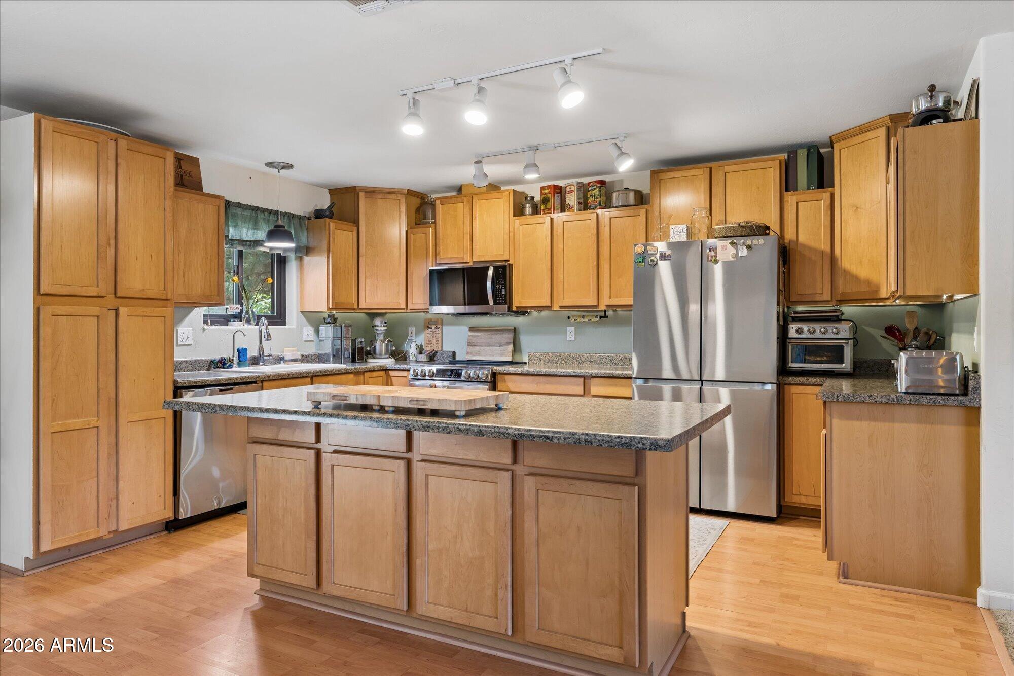 RIDGEWAY ESTATES - Residential