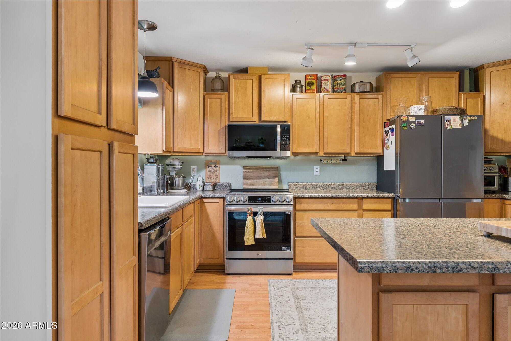 RIDGEWAY ESTATES - Residential