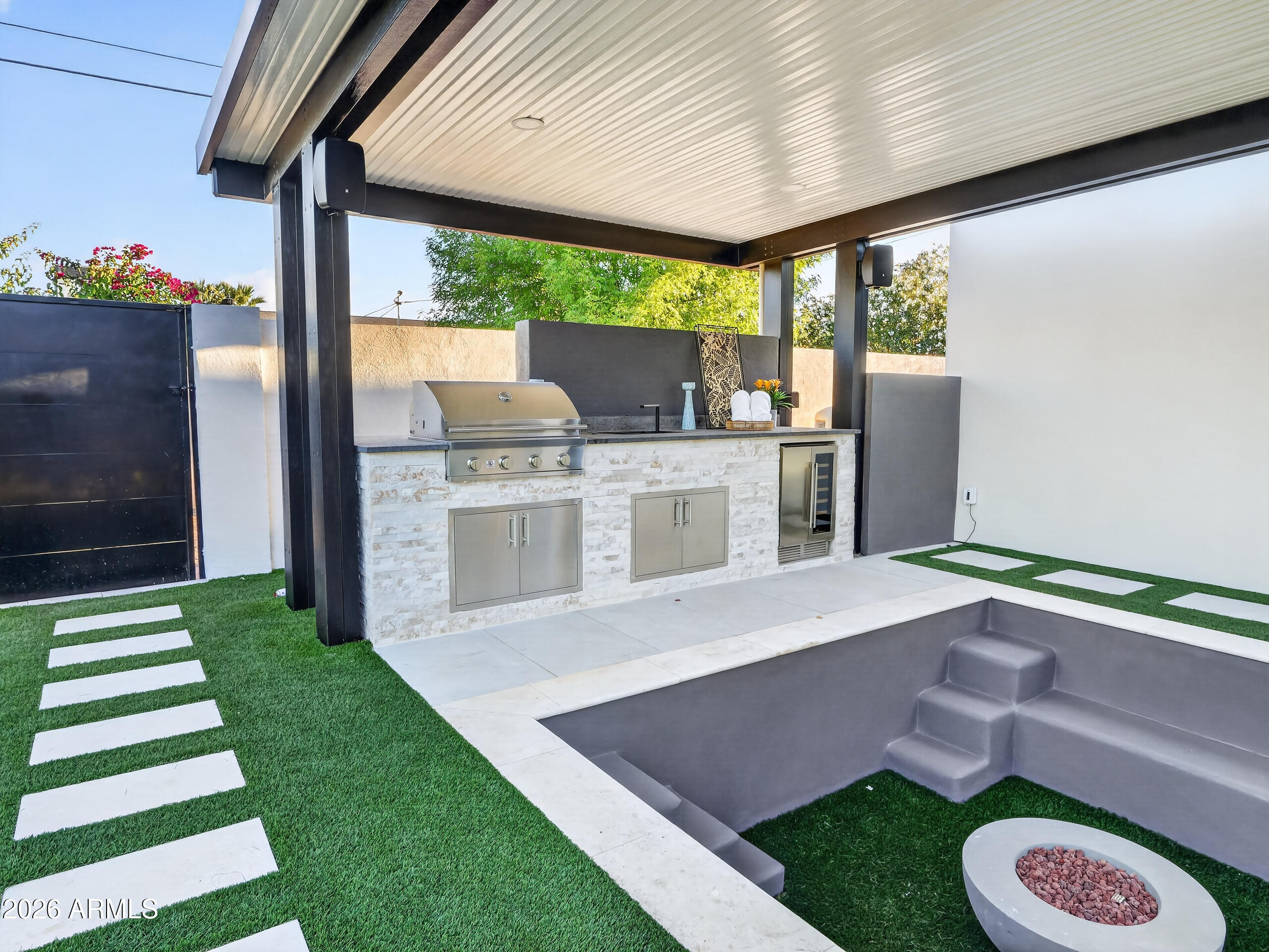 SCOTTSDALE COUNTRY ACRES ANNEX - Residential